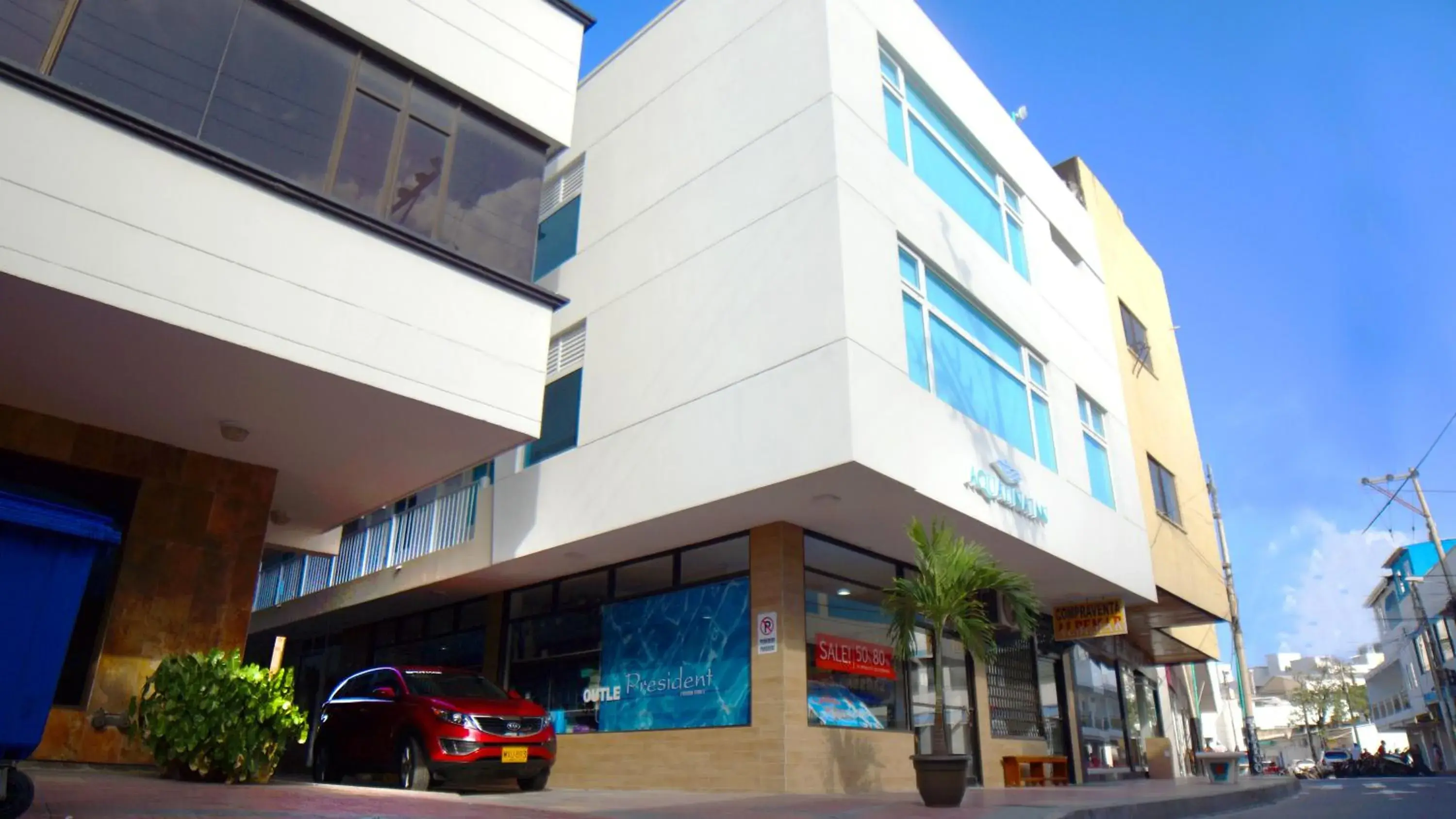 Facade/entrance in Aqualina Inn Facade/entrance in Aqualina Inn