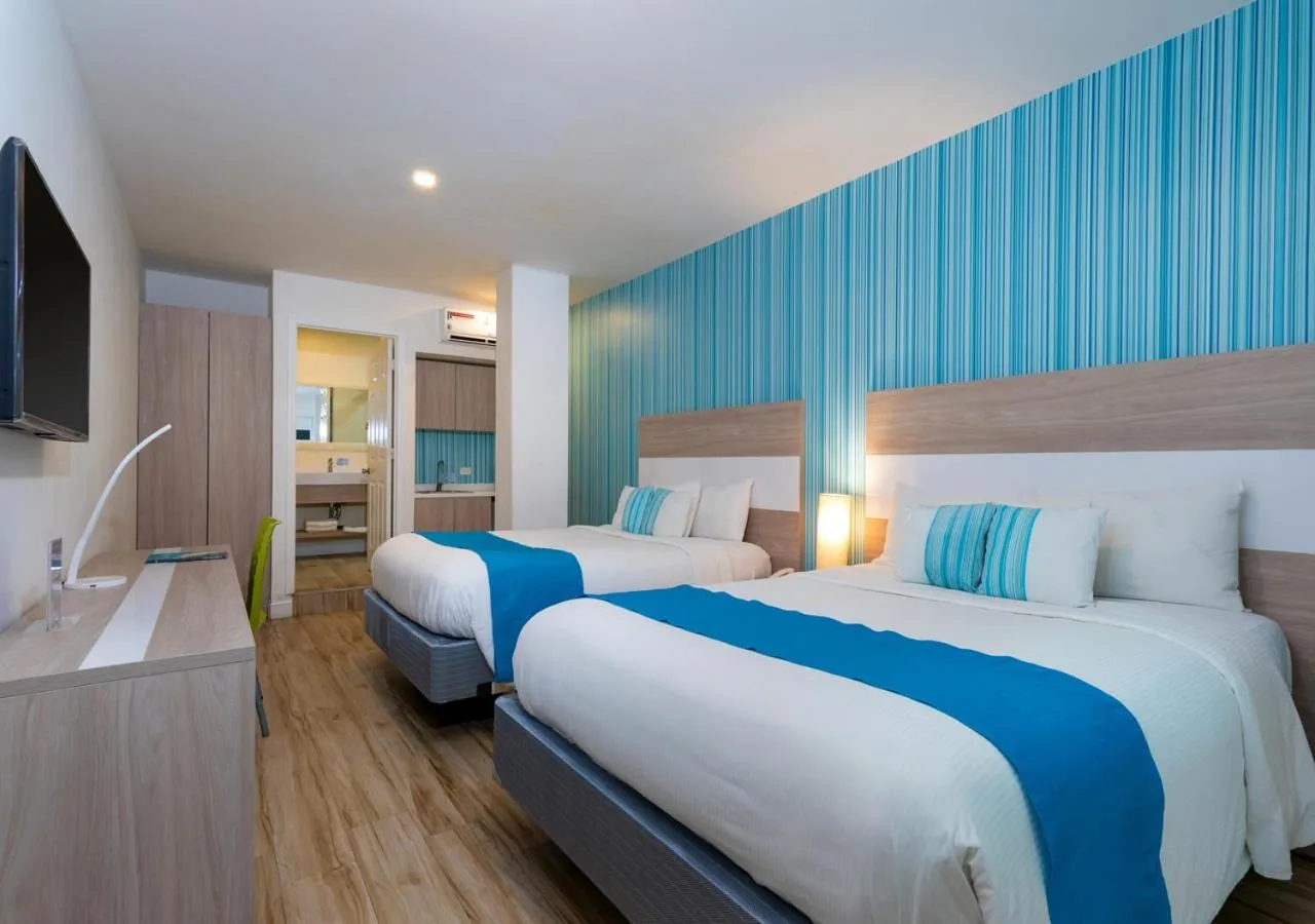 Bedroom, Bed in Aqualina Inn