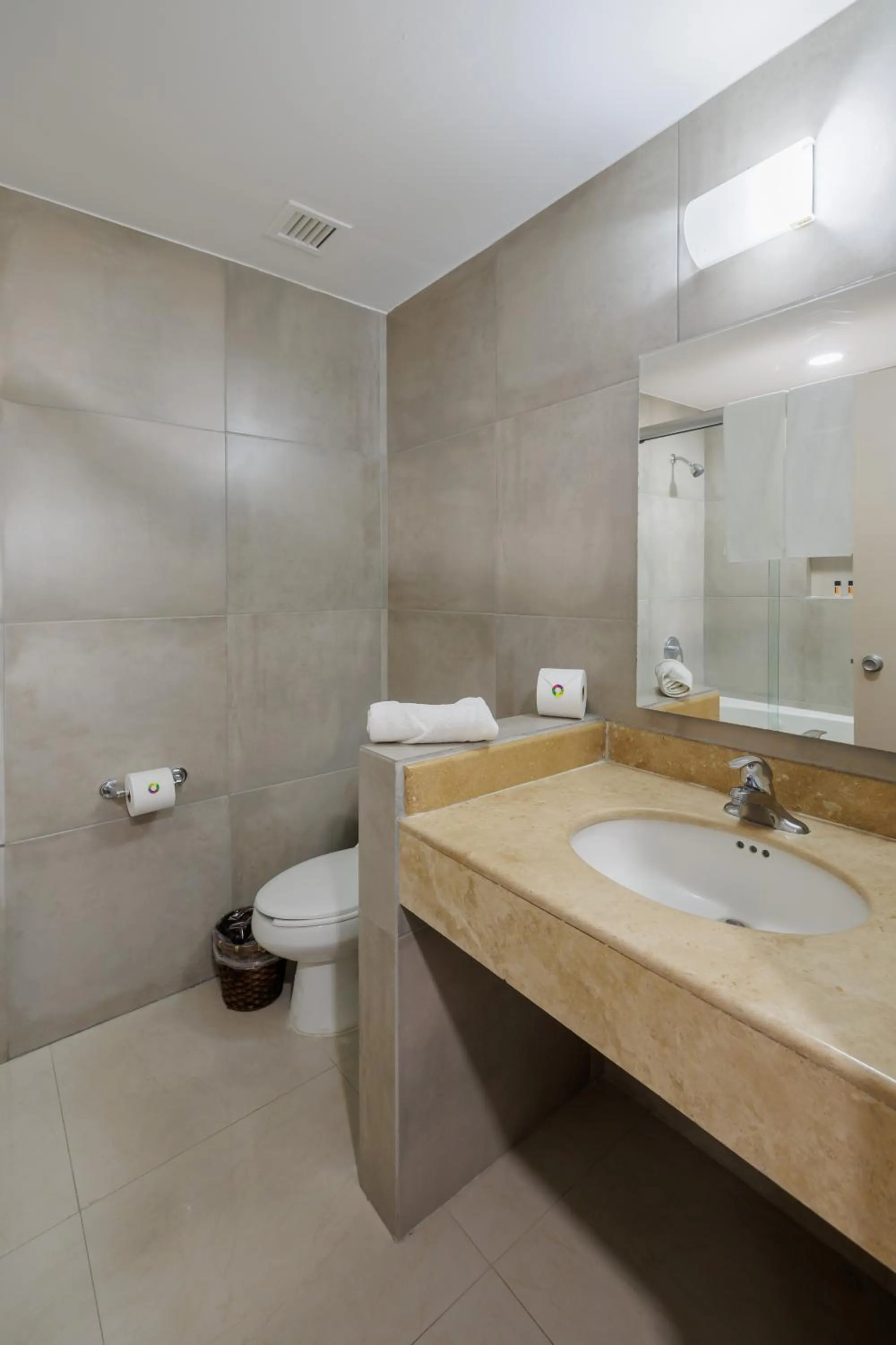 Bathroom in Hotel Suites México Plaza León Campestre