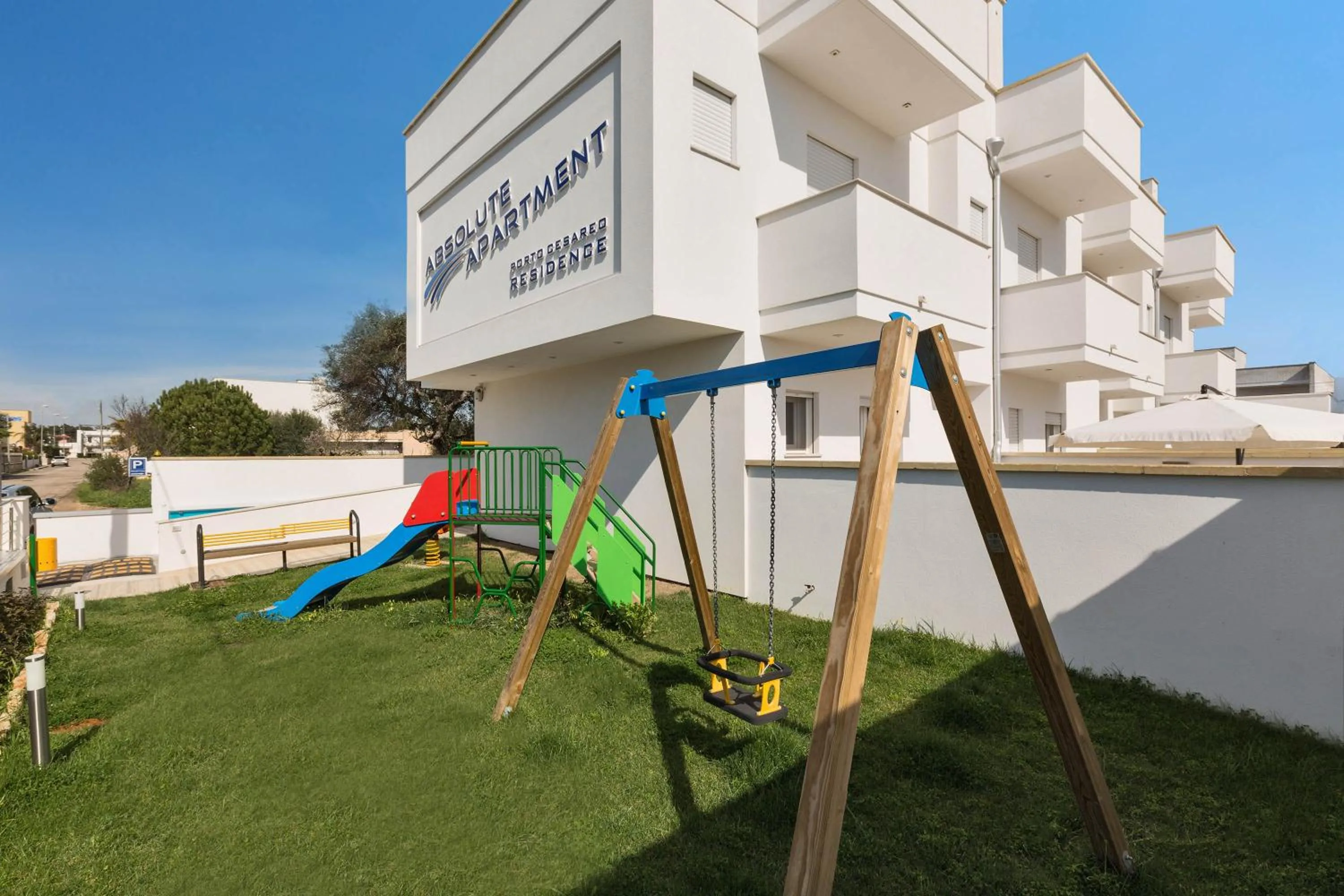 Facade/entrance in Absolute Suite Apartments