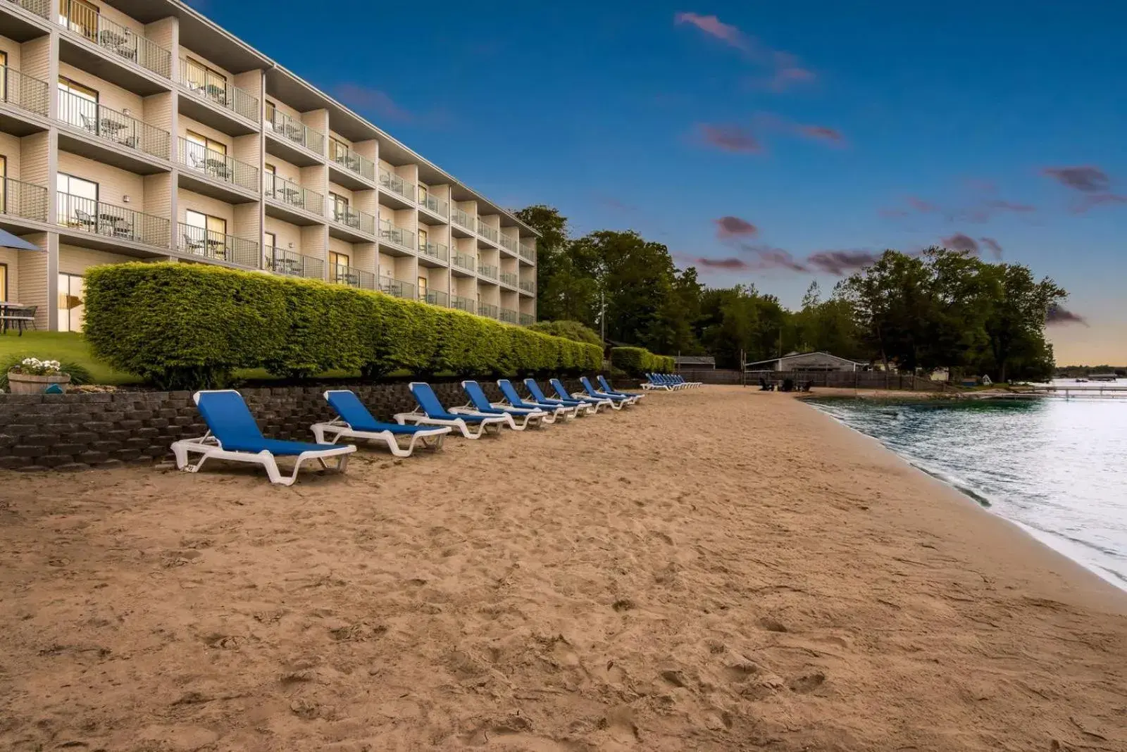 Beachfront Hotel Houghton Lake Beachfront Hotel Houghton Lake