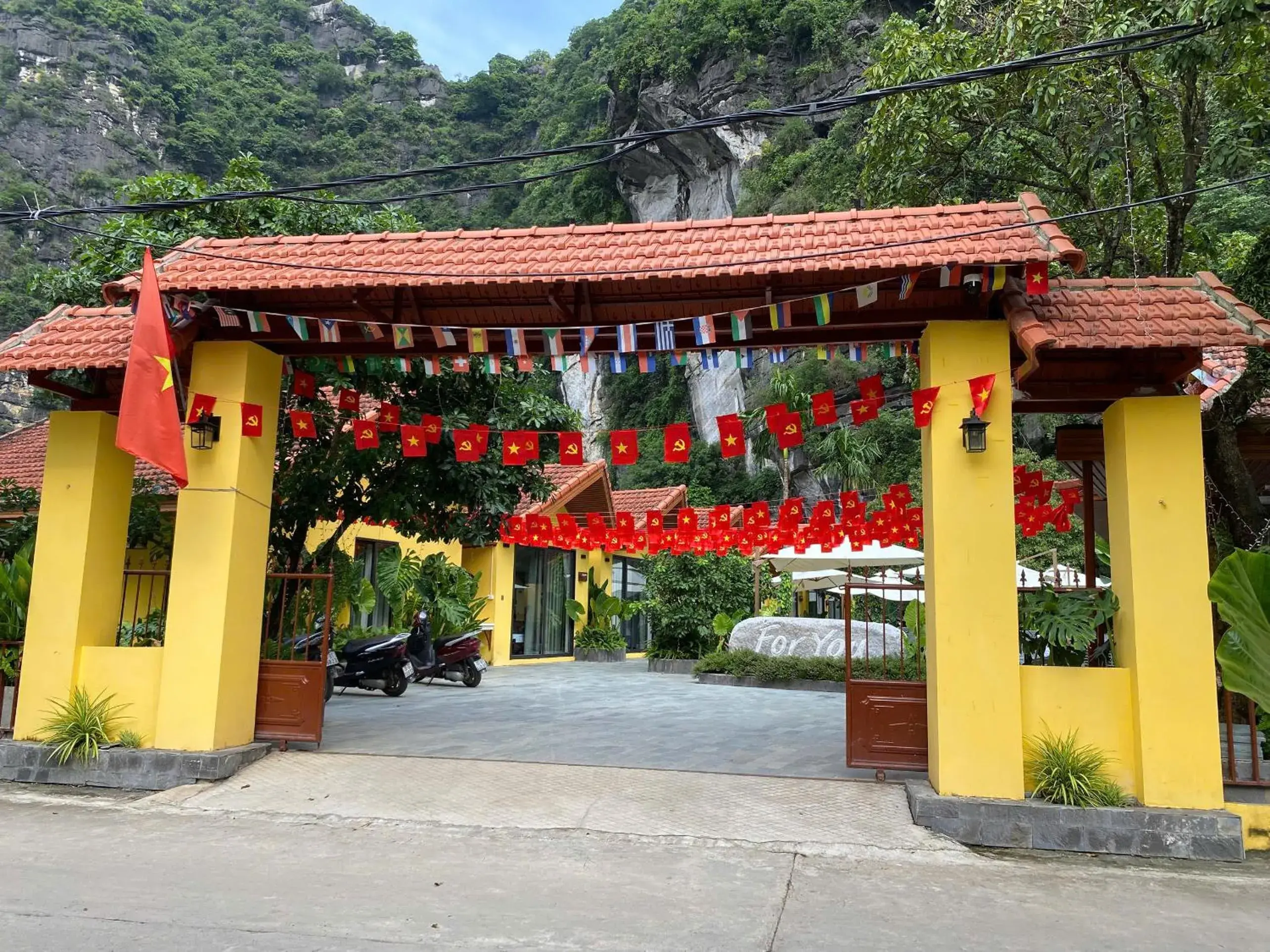 Facade/entrance in For You Ninh Bình Boutique Facade/entrance in For You Ninh Bình Boutique