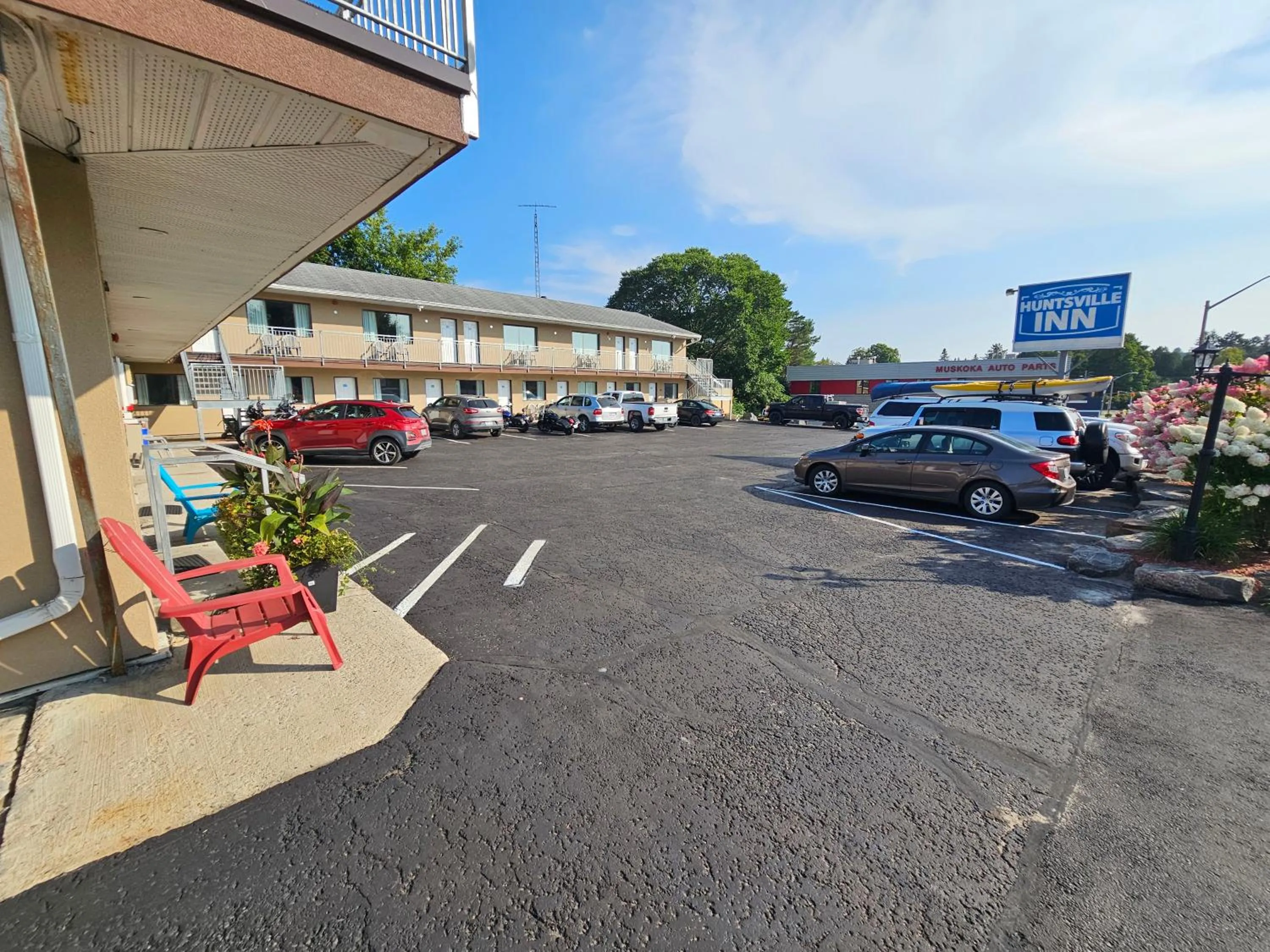 Property building in Huntsville Inn