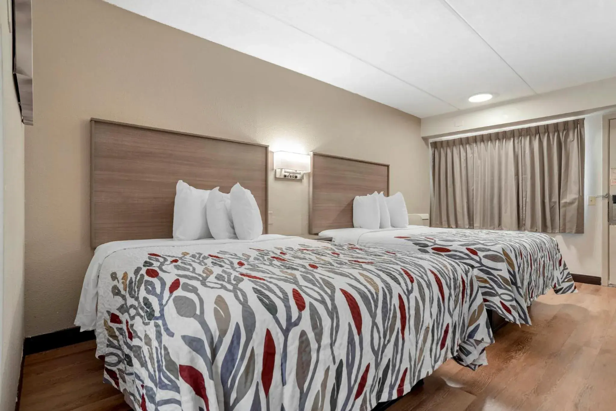 Photo of the whole room, Bed in Red Roof Inn West Monroe Photo of the whole room, Bed in Red Roof Inn West Monroe