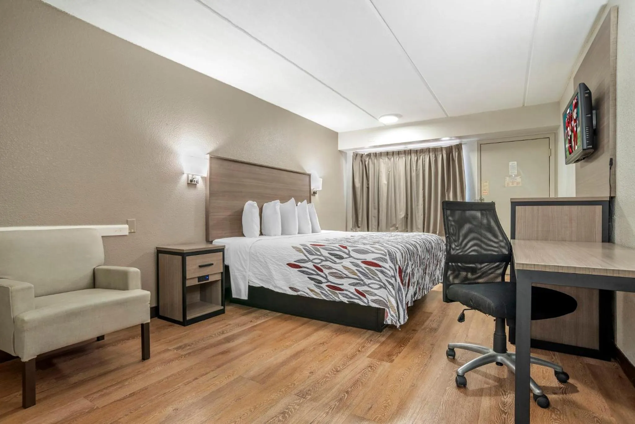 Bedroom, Bed in Red Roof Inn West Monroe