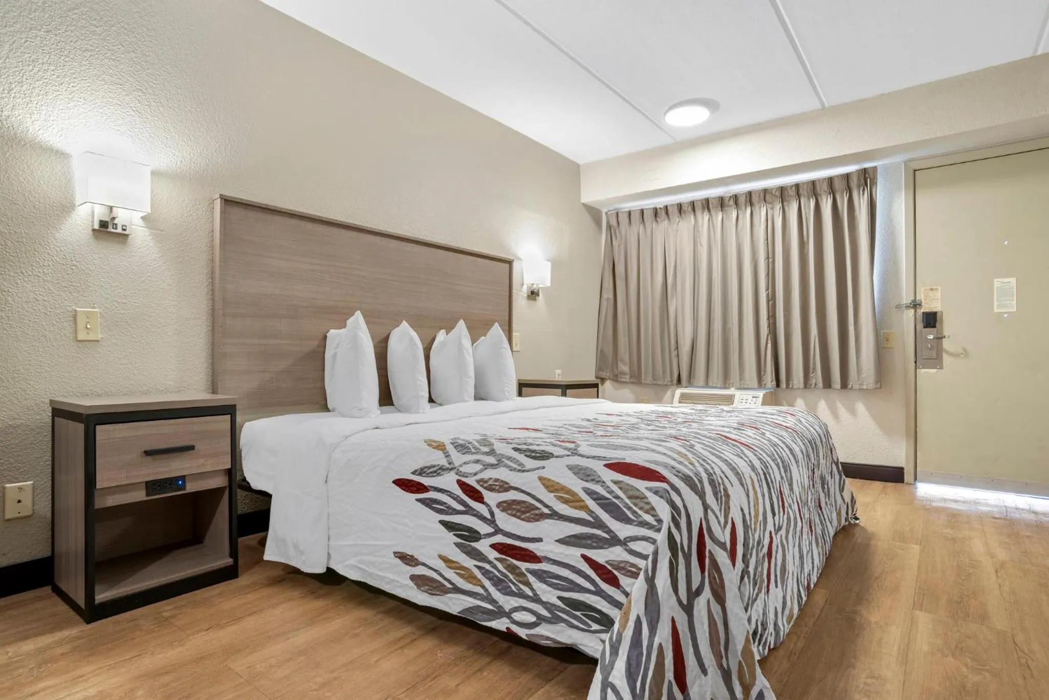 Bedroom, Bed in Red Roof Inn West Monroe