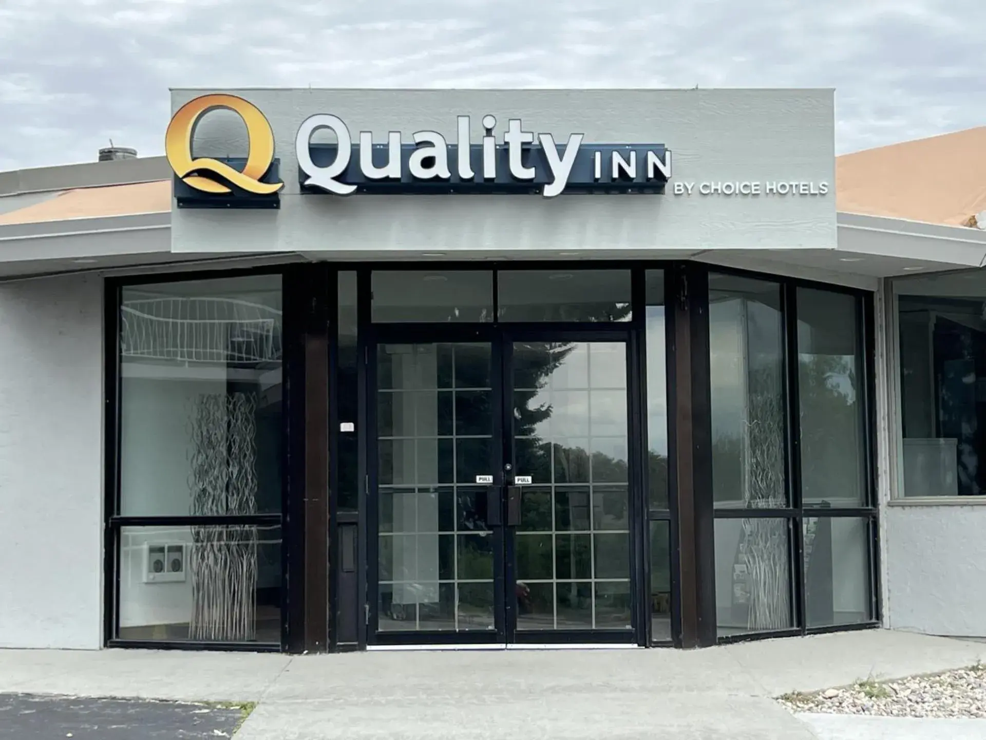 Property building in Quality Inn Idaho Falls