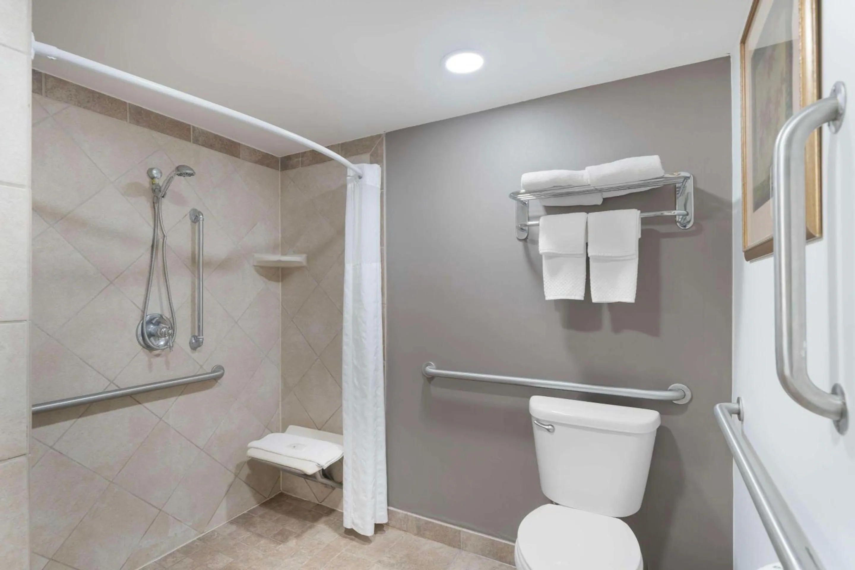 Bedroom in Quality Inn Idaho Falls