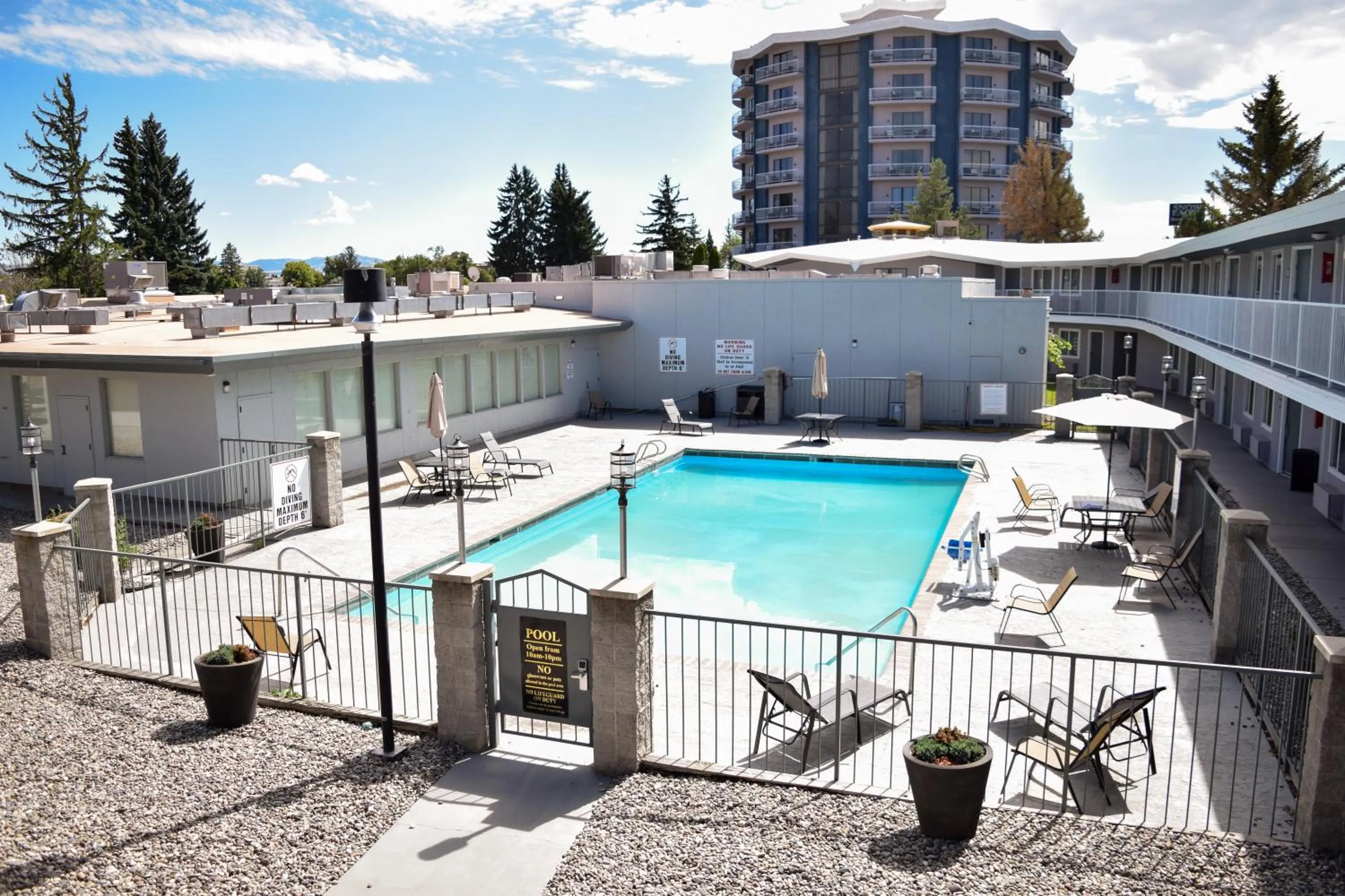 Swimming pool in Quality Inn Idaho Falls