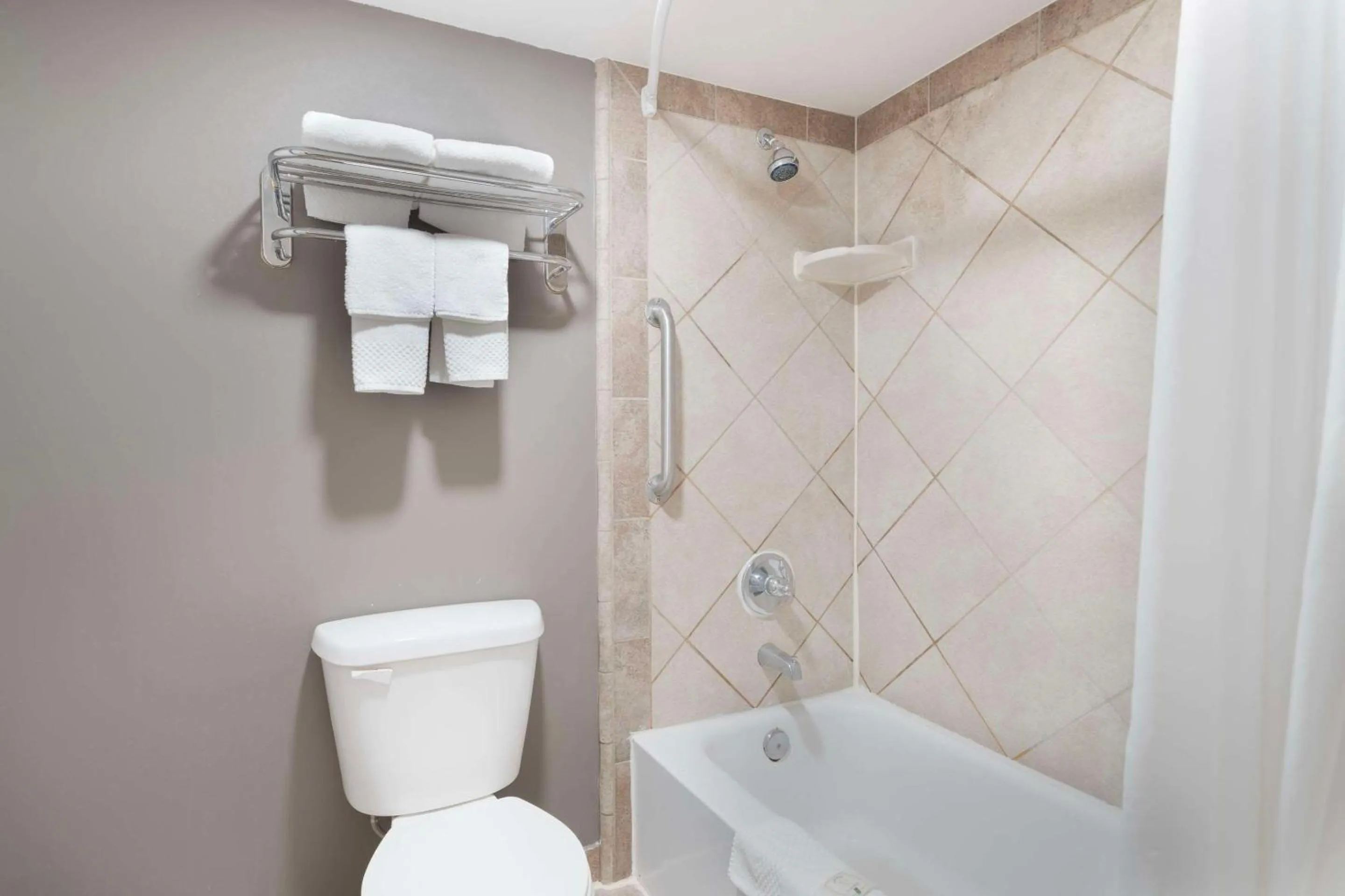 Bedroom in Quality Inn Idaho Falls