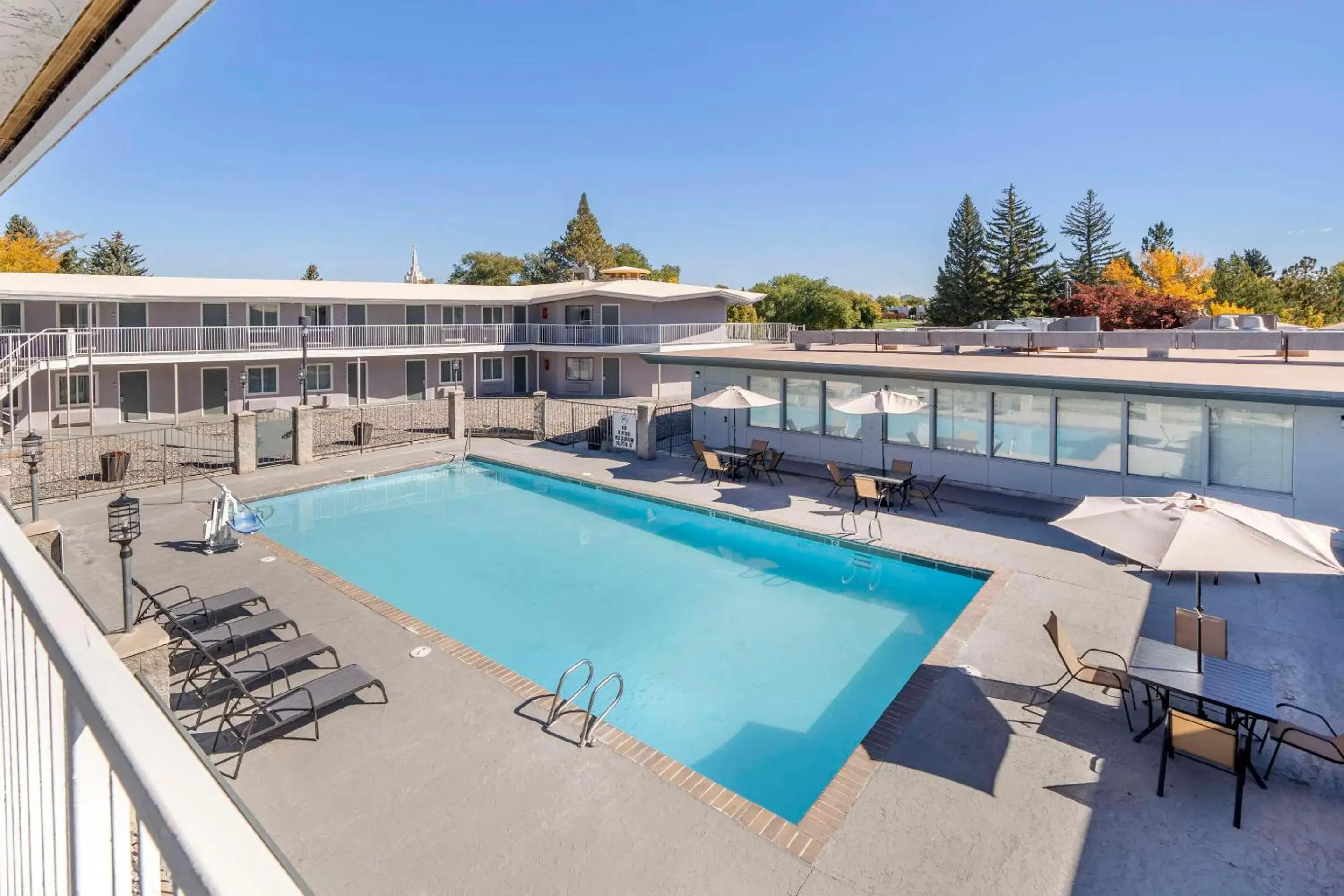 Swimming pool, Pool View in Quality Inn Idaho Falls