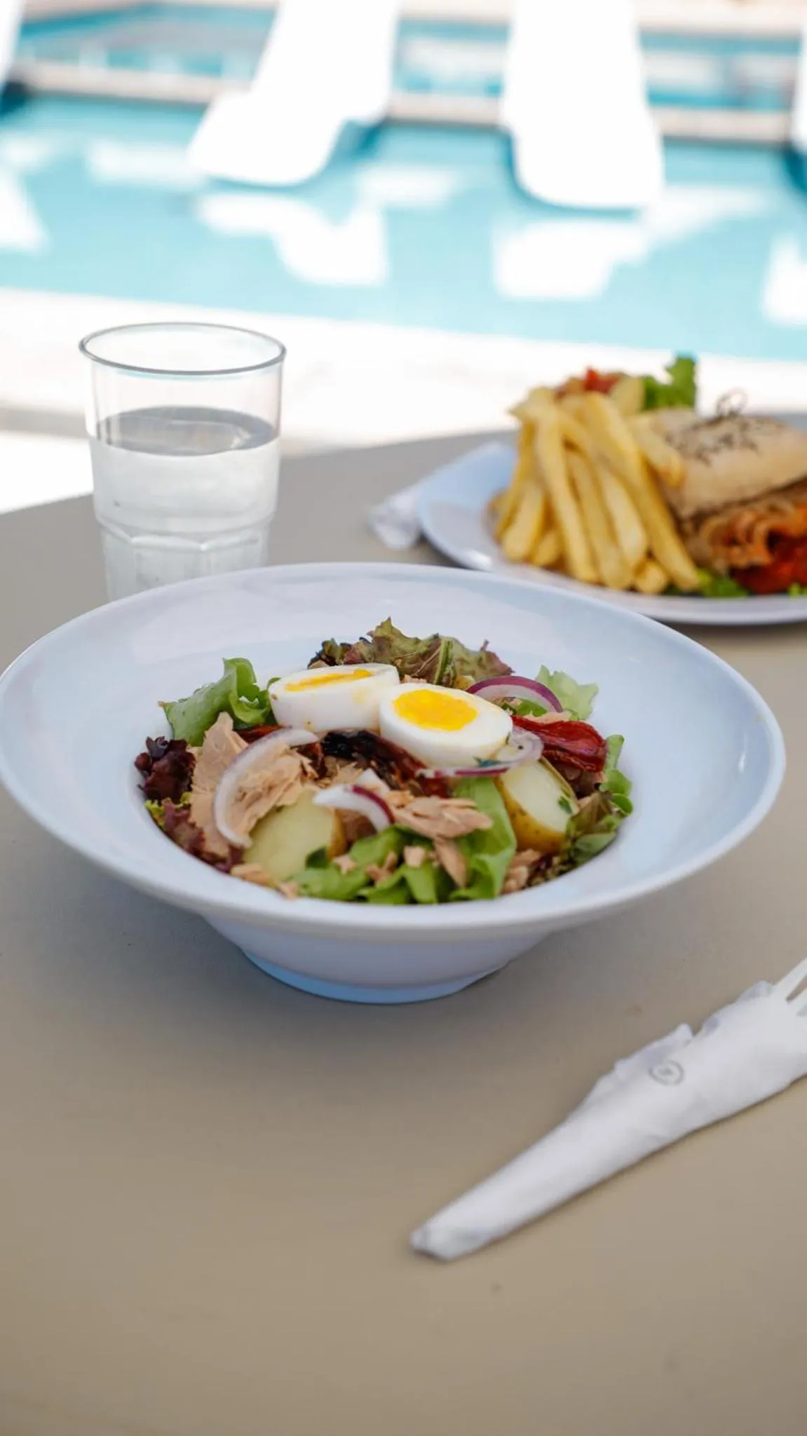 Restaurant/places to eat in Sheraton Pilar Hotel & Convention Center