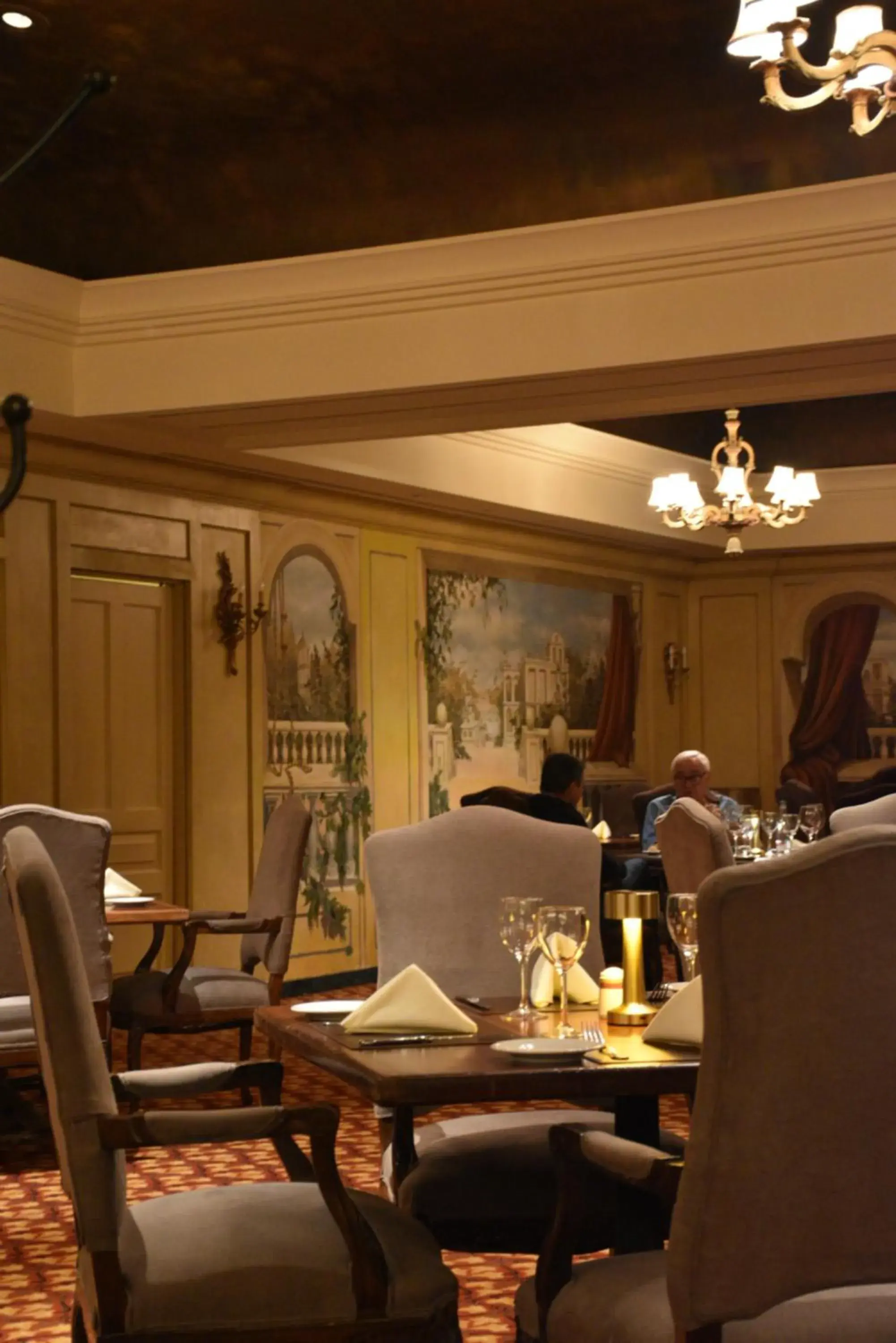 Restaurant/places to eat in Sheraton Pilar Hotel & Convention Center Restaurant/places to eat in Sheraton Pilar Hotel & Convention Center