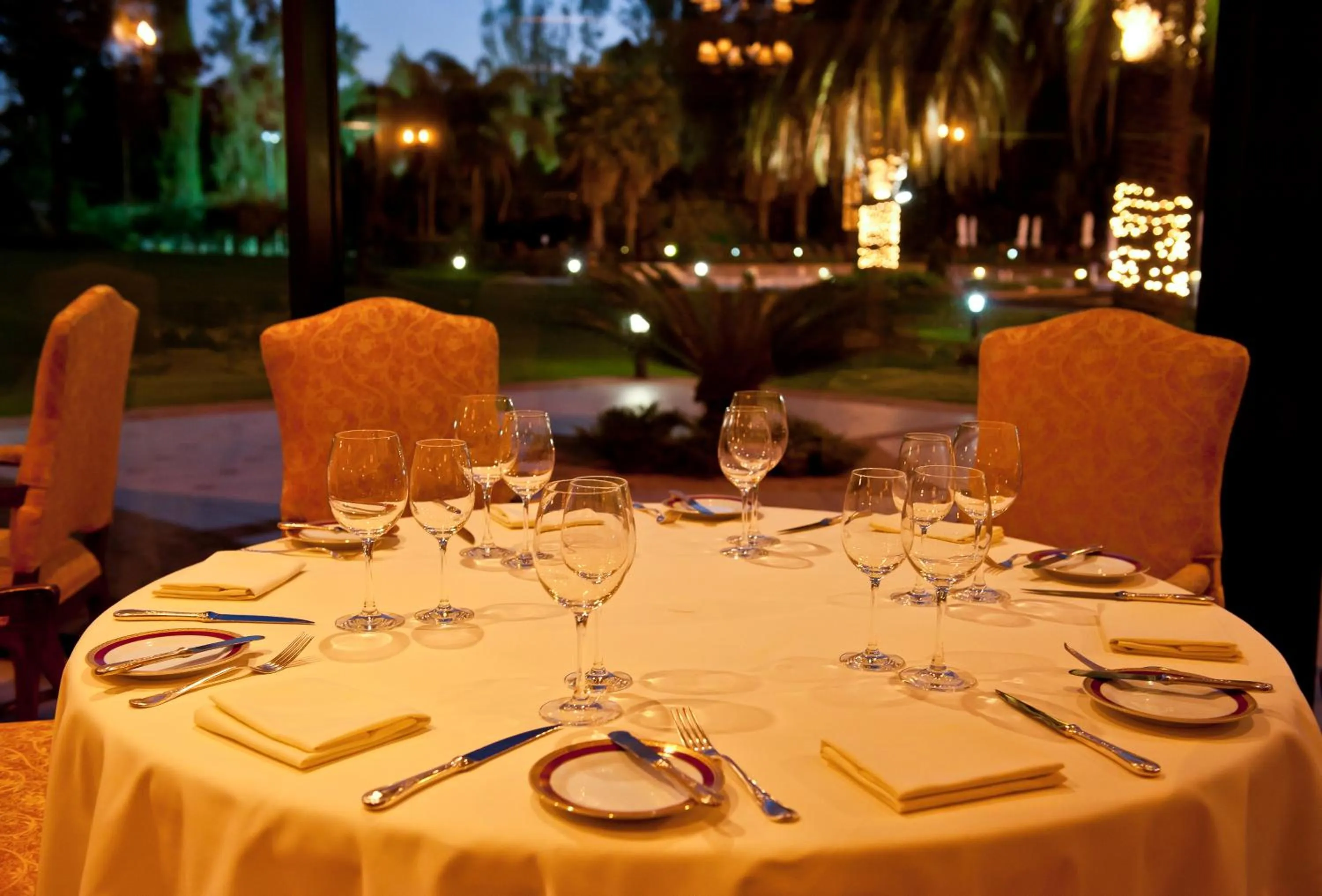 Restaurant/places to eat in Sheraton Pilar Hotel & Convention Center