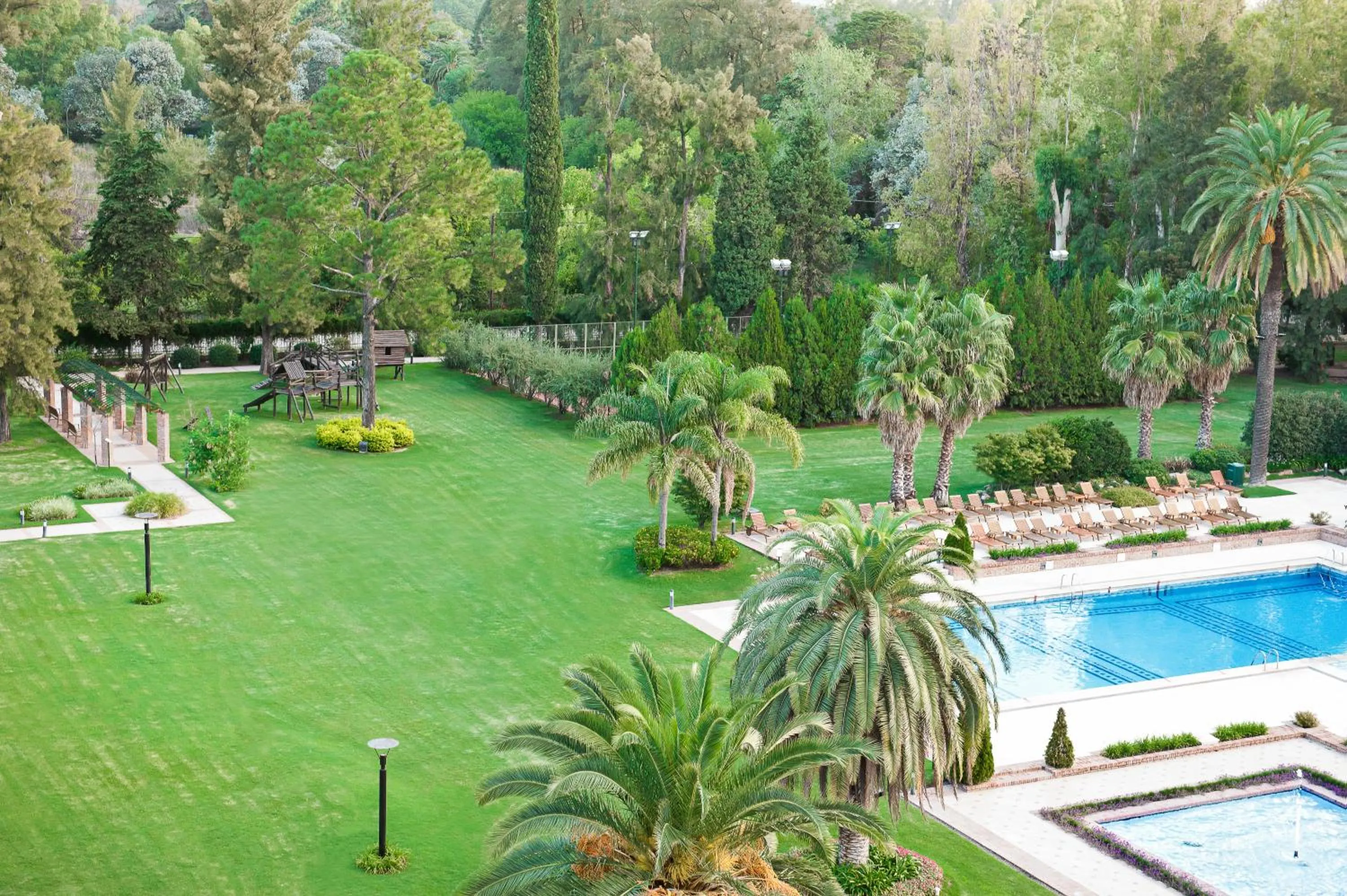 Garden in Sheraton Pilar Hotel & Convention Center