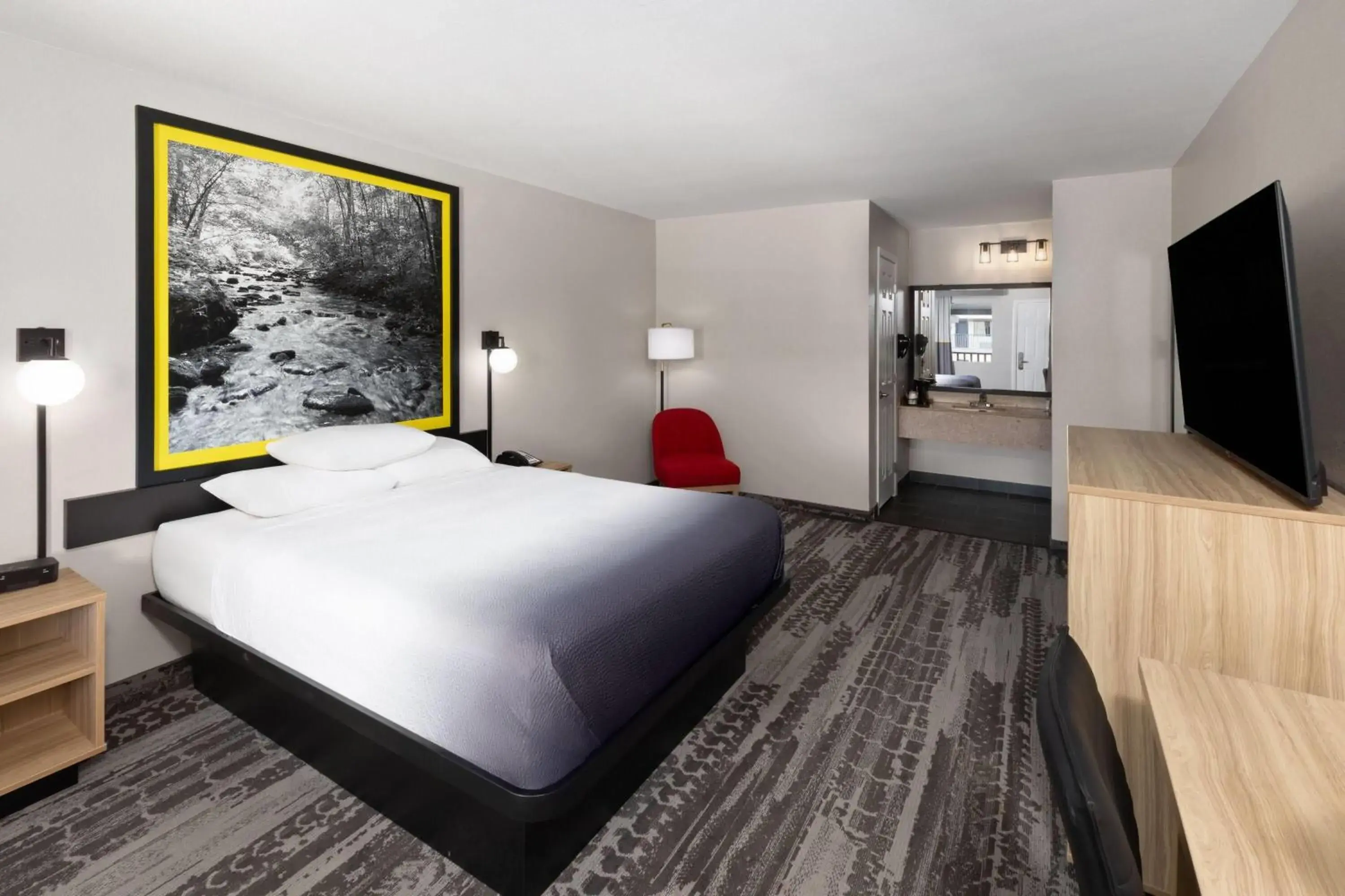 Photo of the whole room, Bed in Super 8 by Wyndham Temple S General Bruce Photo of the whole room, Bed in Super 8 by Wyndham Temple S General Bruce