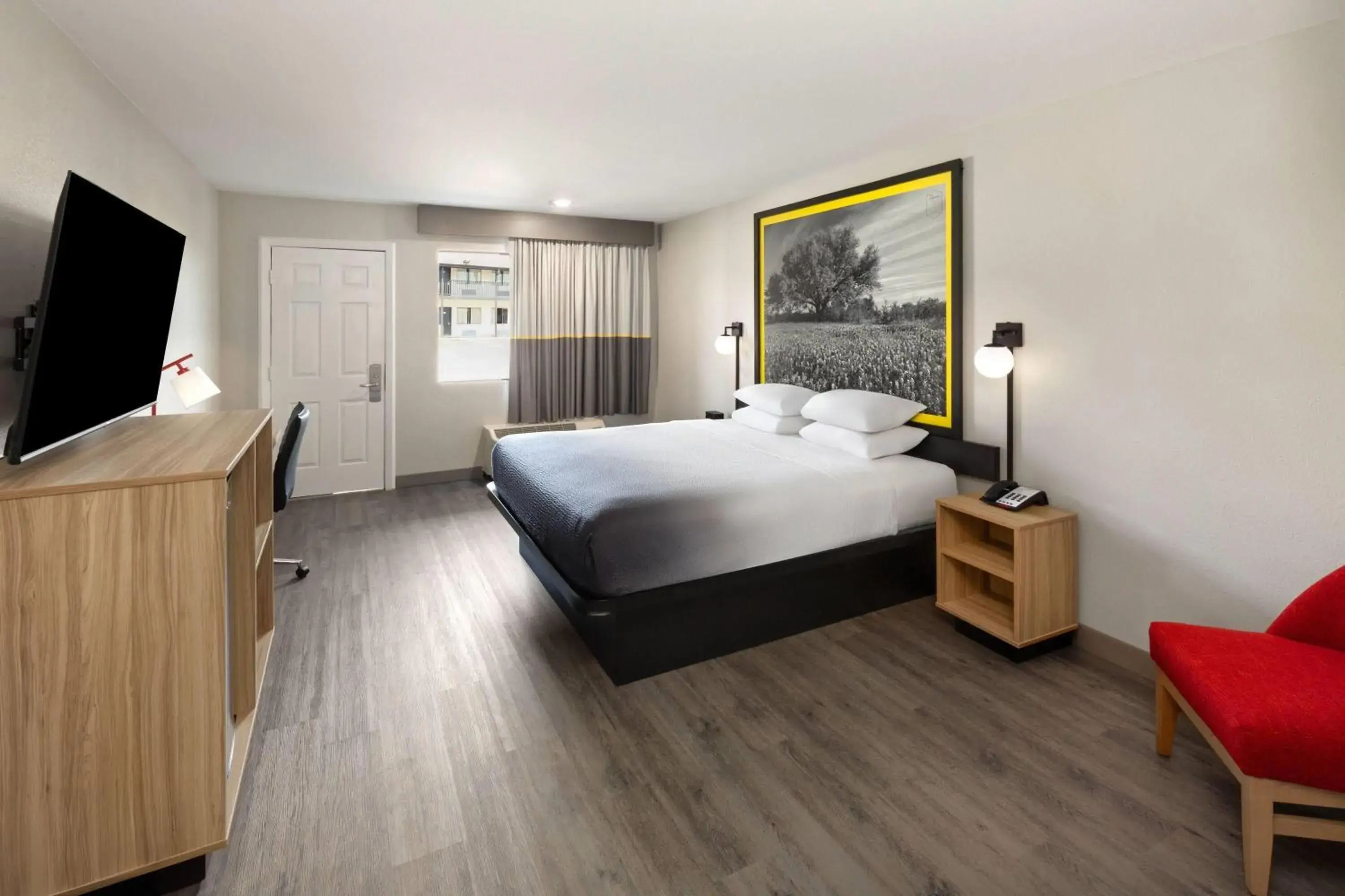 Photo of the whole room, Bed in Super 8 by Wyndham Temple S General Bruce Photo of the whole room, Bed in Super 8 by Wyndham Temple S General Bruce