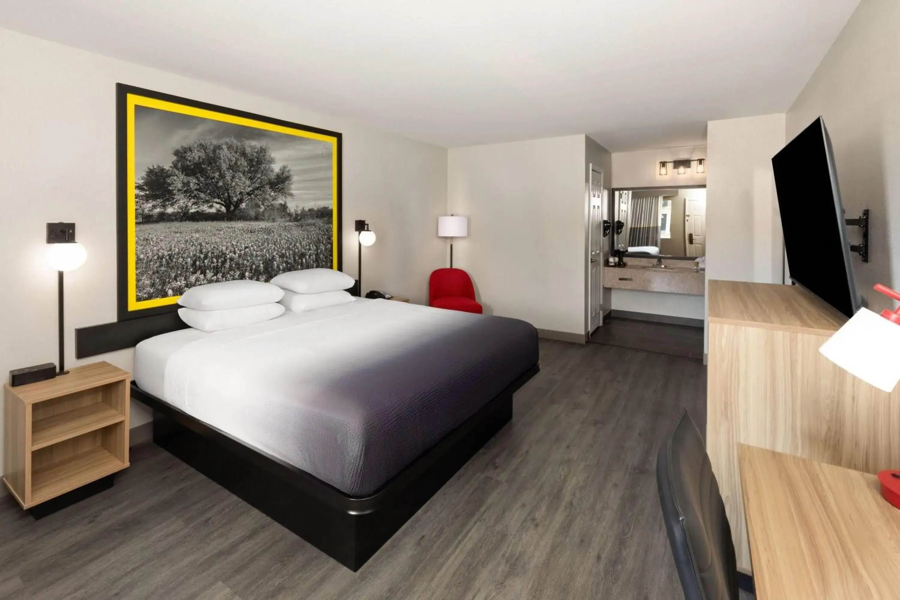 Photo of the whole room, Bed in Super 8 by Wyndham Temple S General Bruce Photo of the whole room, Bed in Super 8 by Wyndham Temple S General Bruce