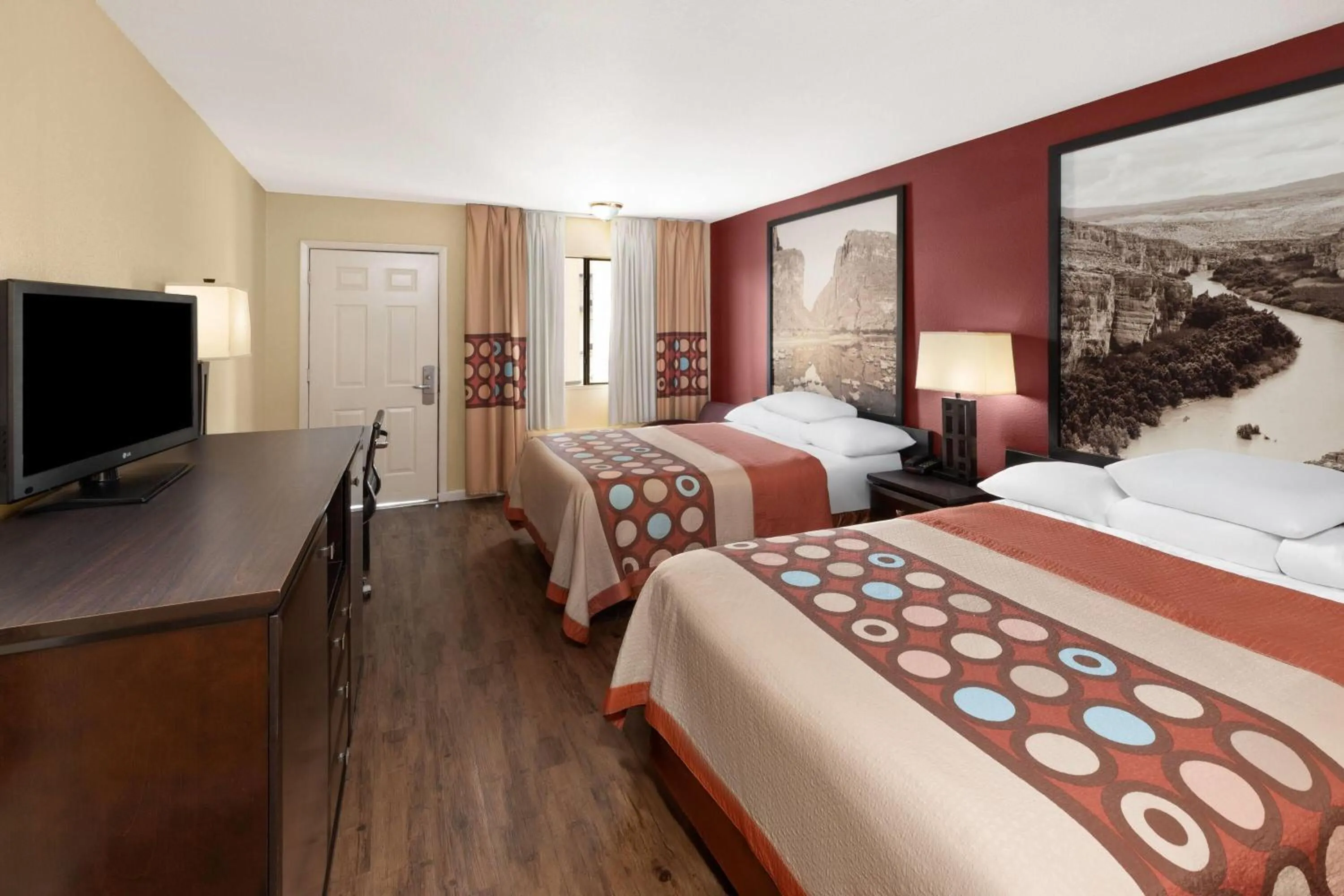 Photo of the whole room, Bed in Super 8 by Wyndham Temple S General Bruce