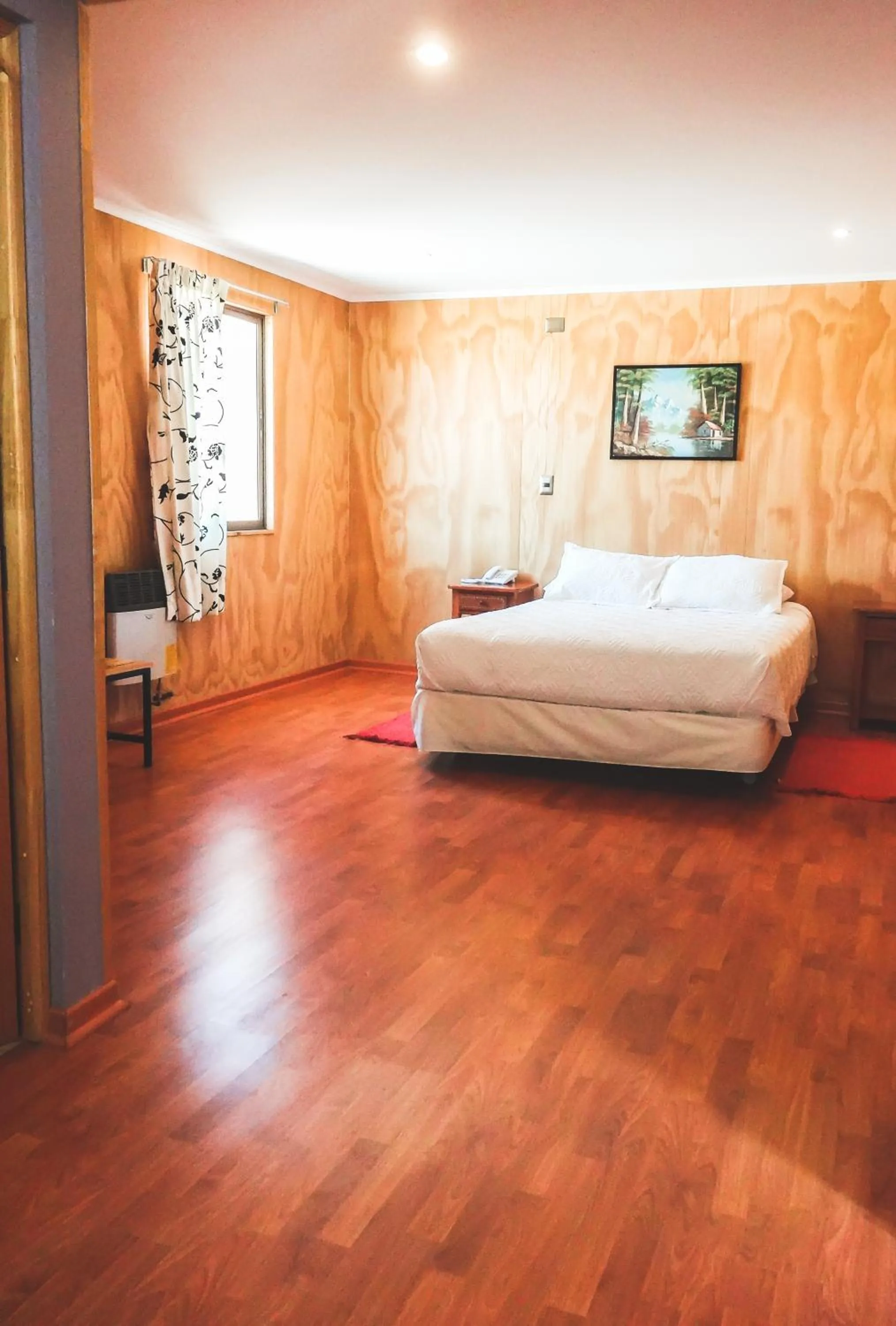 Bedroom, Bed in Hotel Iorana Tolache