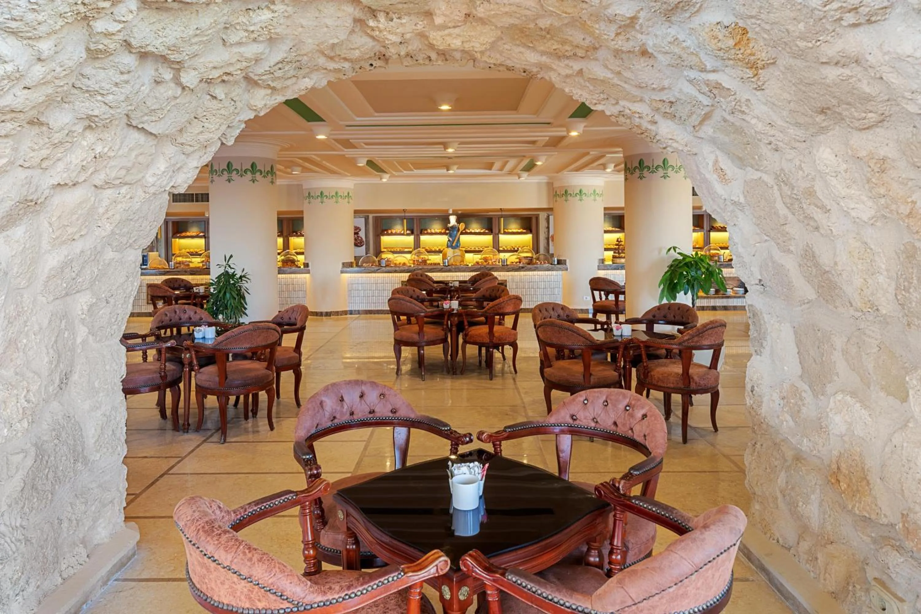 Lounge or bar in Pickalbatros Citadel Resort Sahl Hasheesh
