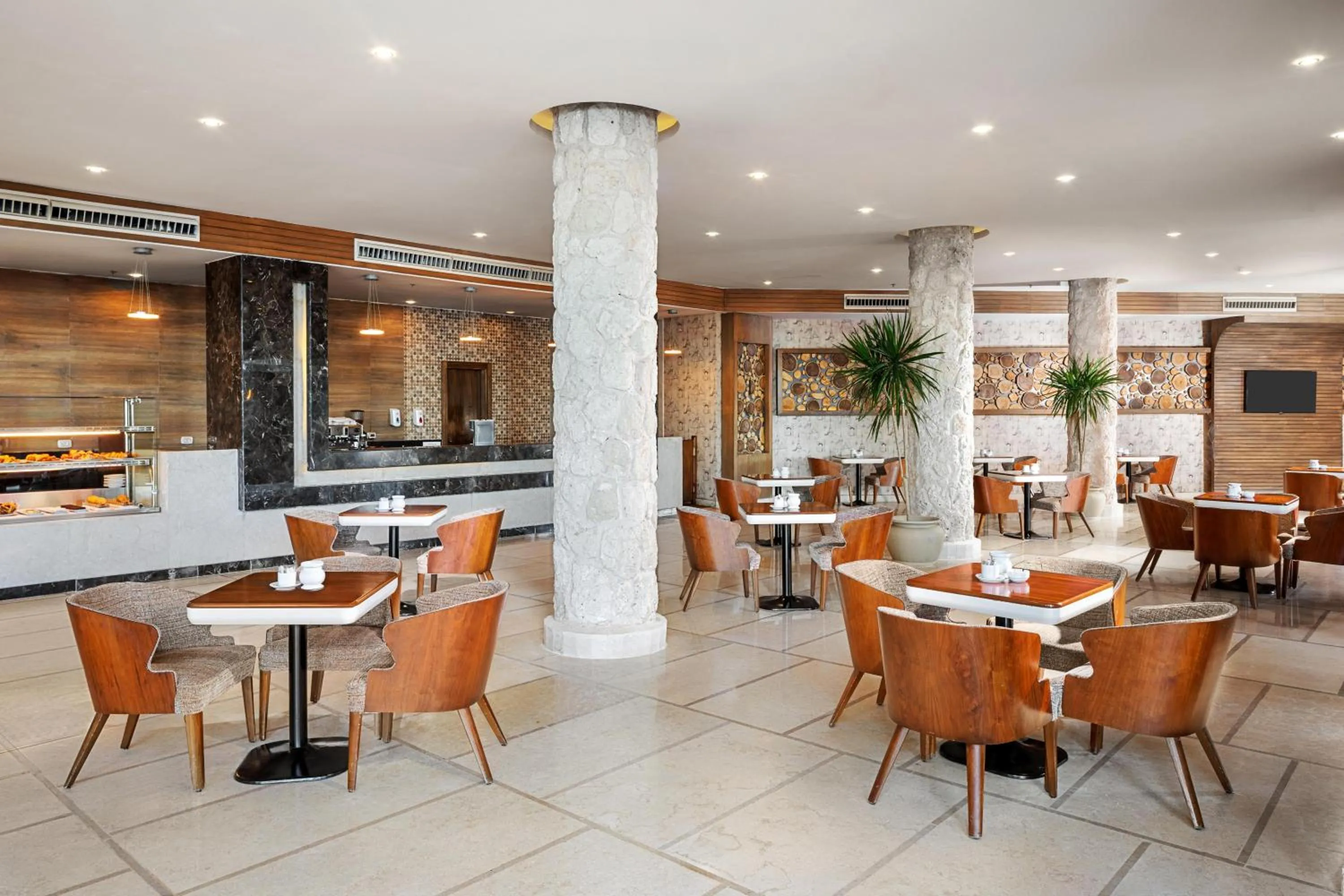 Lounge or bar in Pickalbatros Citadel Resort Sahl Hasheesh