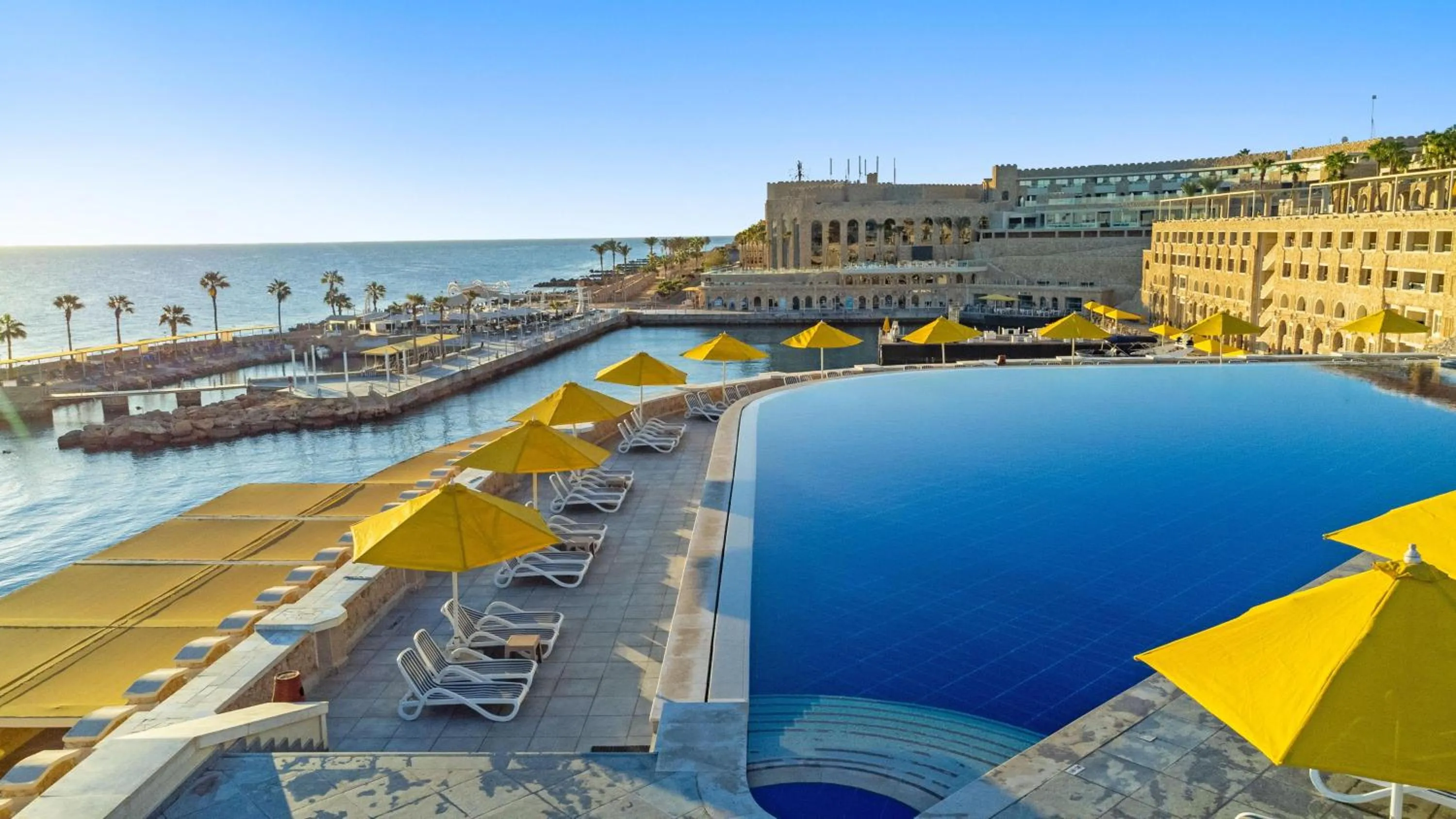Swimming pool in Pickalbatros Citadel Resort Sahl Hasheesh
