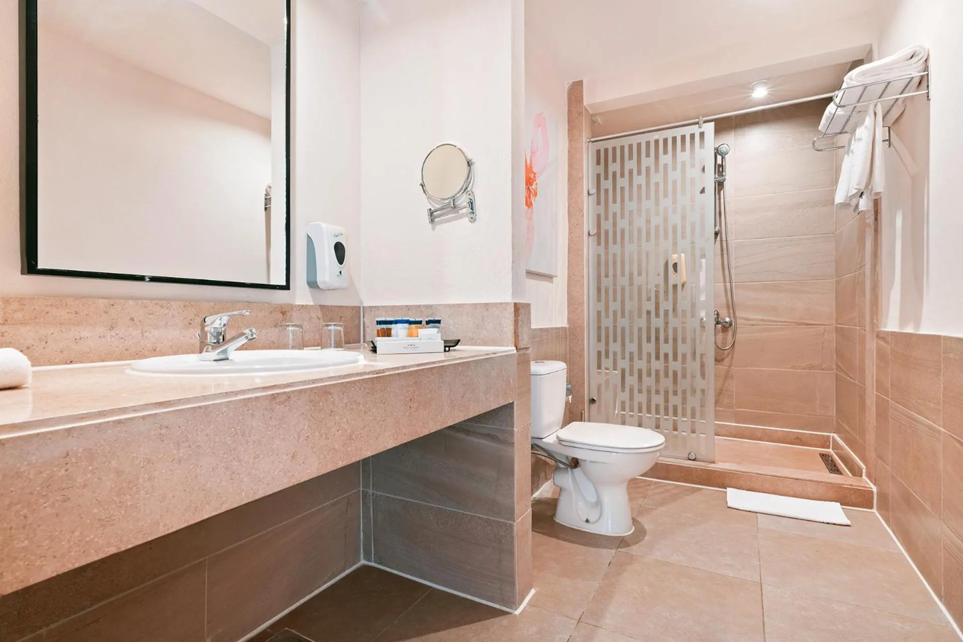 Shower in Pickalbatros Citadel Resort Sahl Hasheesh