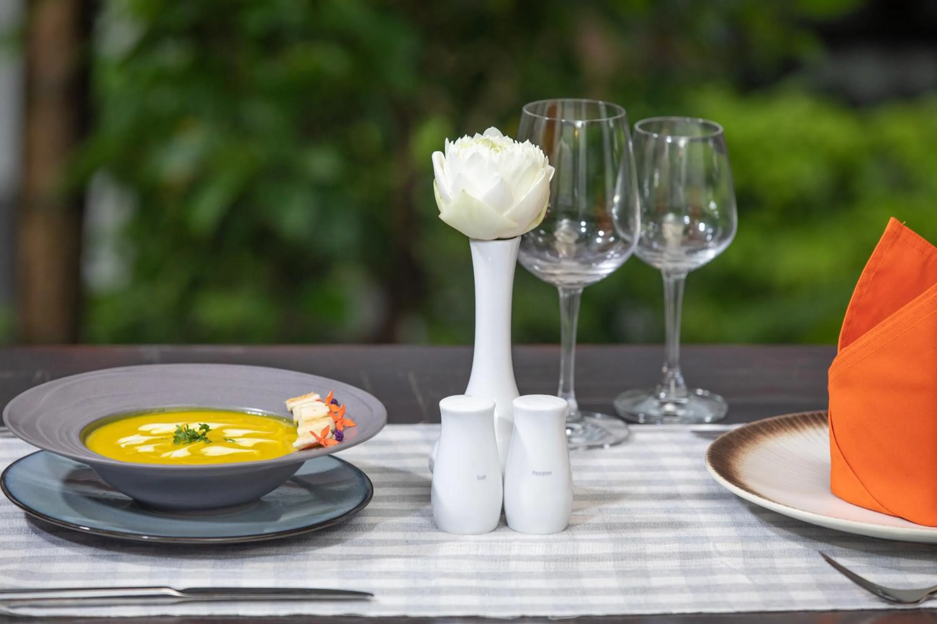 Restaurant/places to eat in The Oasis Harbor