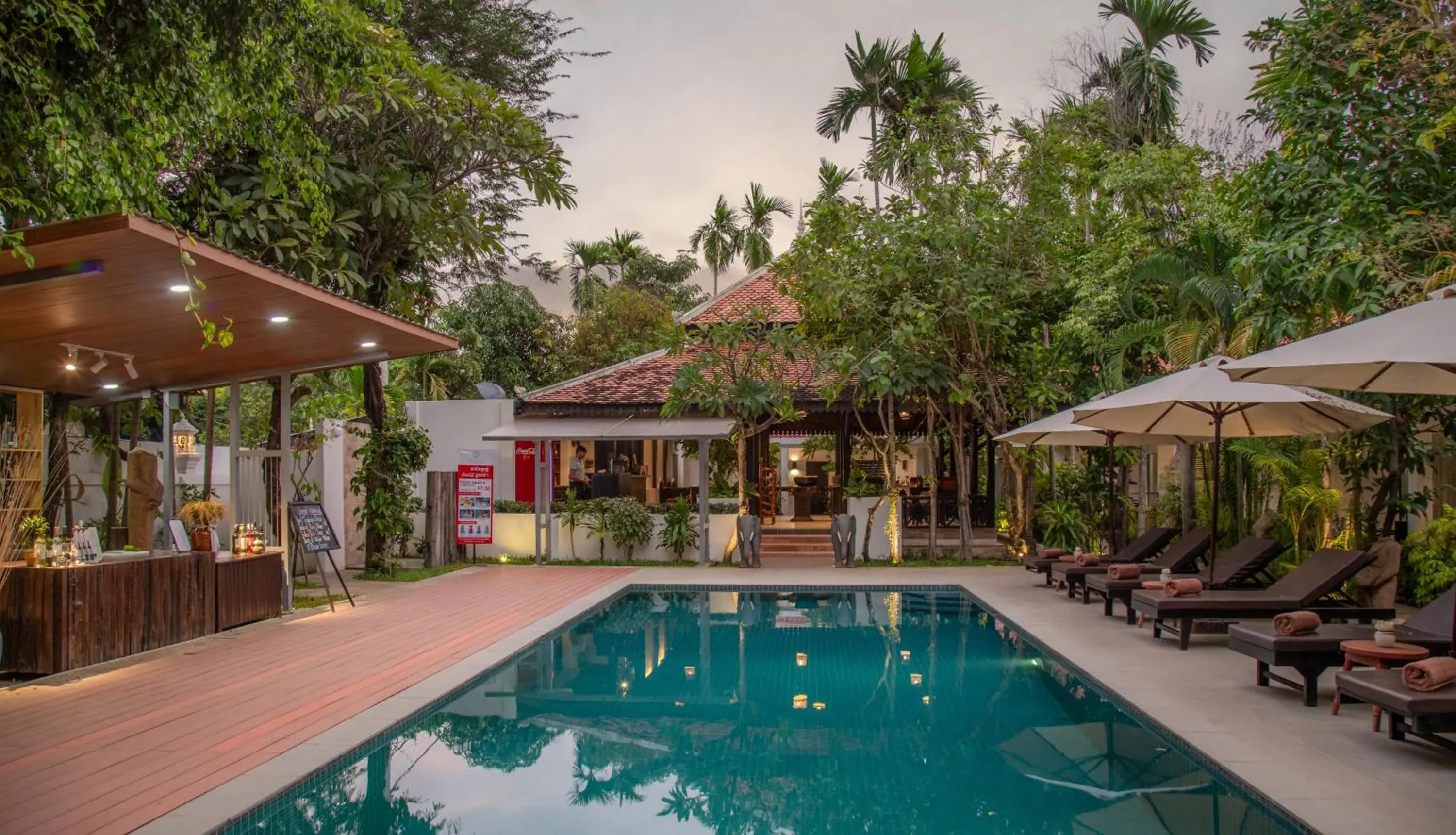 Swimming pool in The Oasis Harbor Swimming pool in The Oasis Harbor