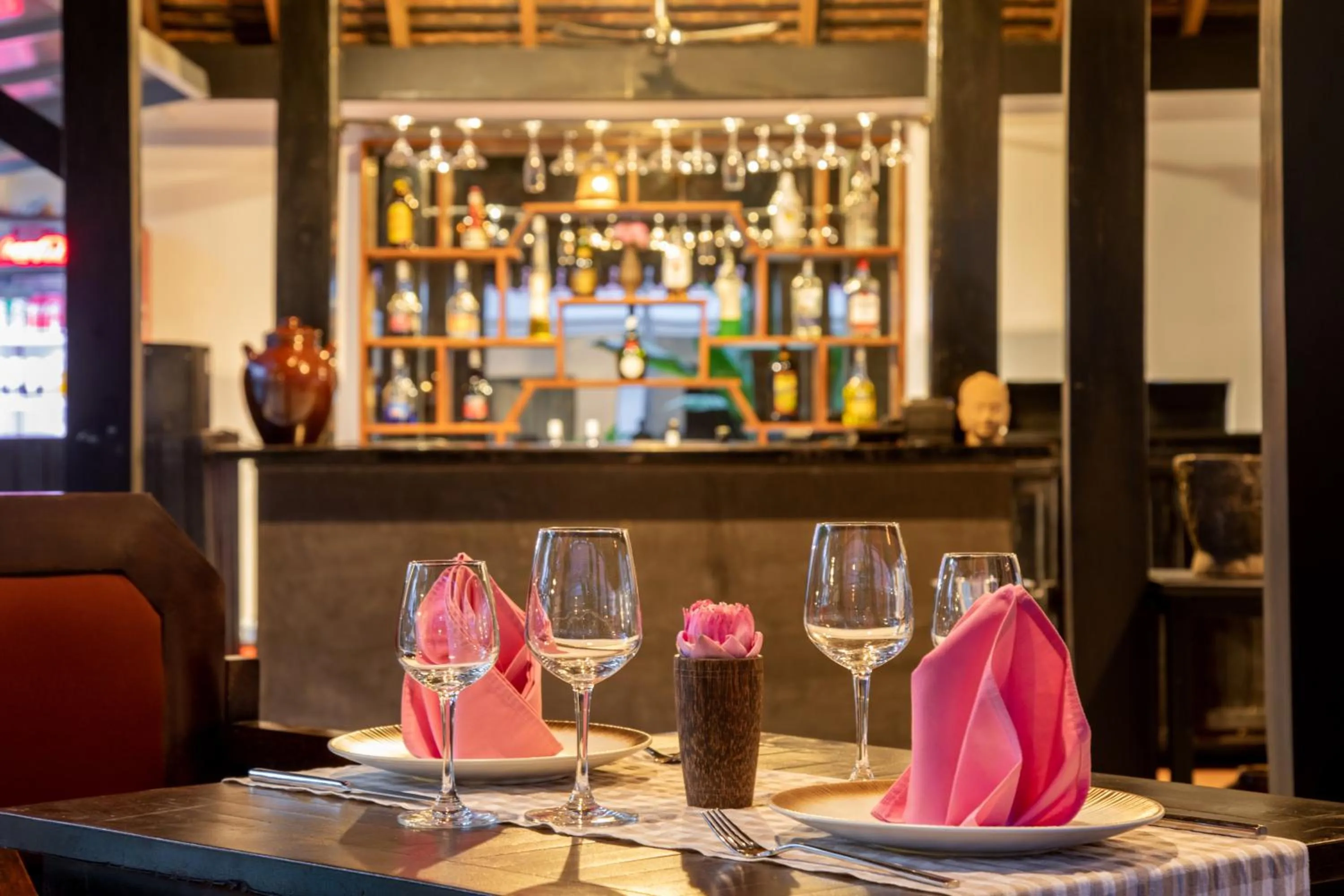 Lounge or bar in The Oasis Harbor