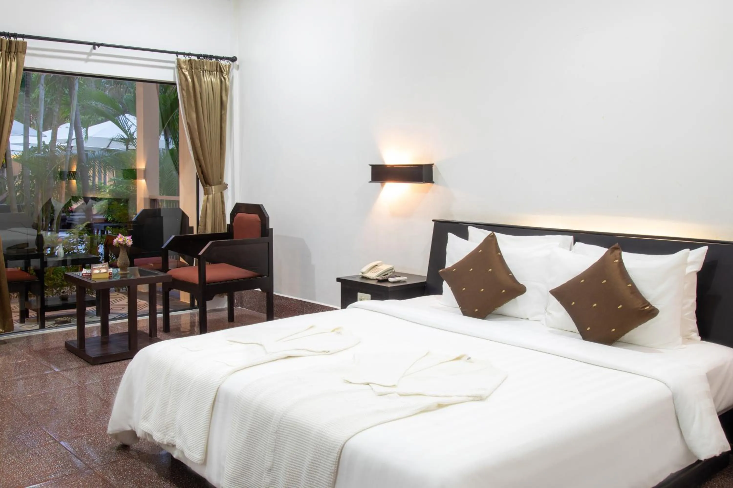 Bedroom, Bed in The Oasis Harbor