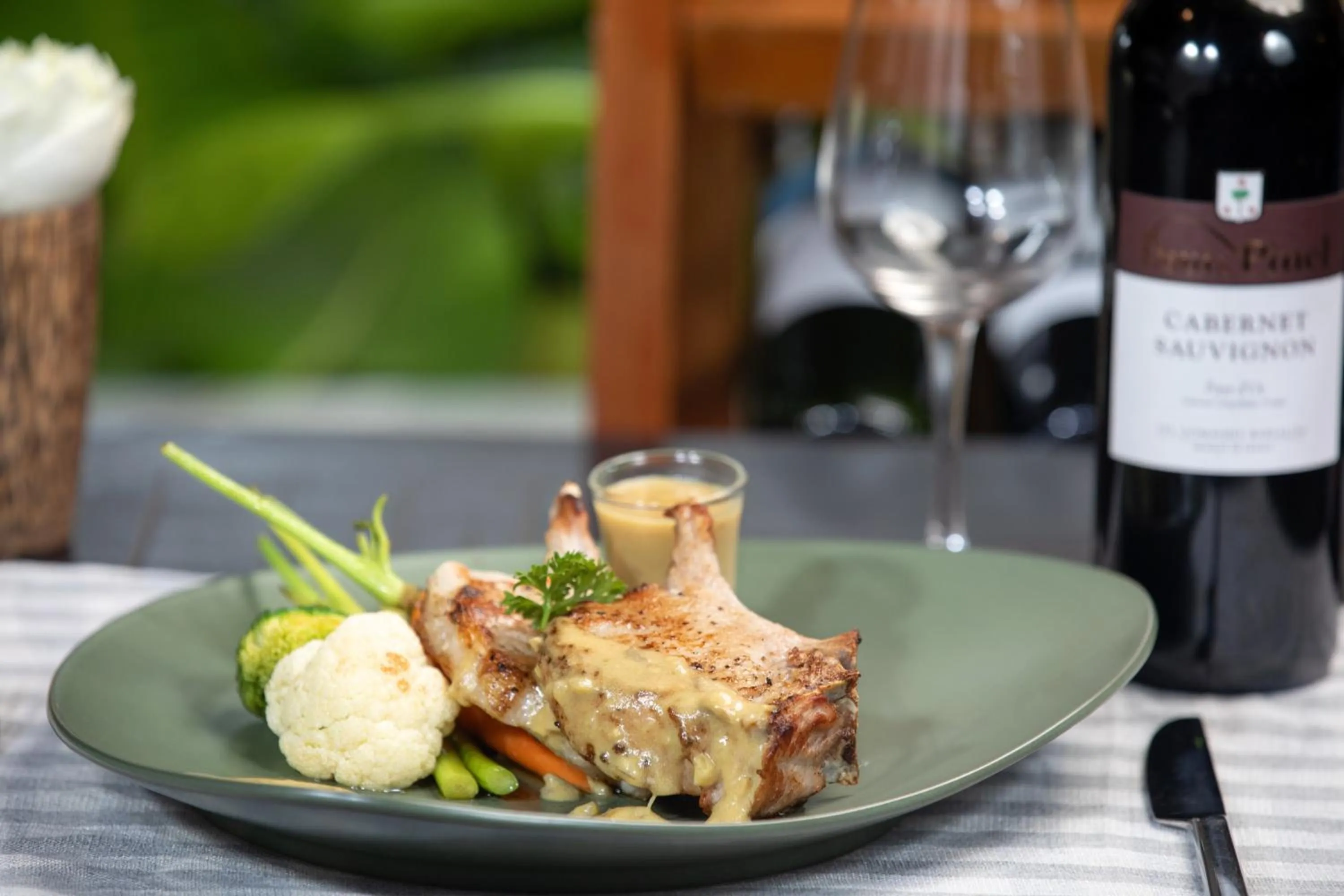 Restaurant/places to eat in The Oasis Harbor