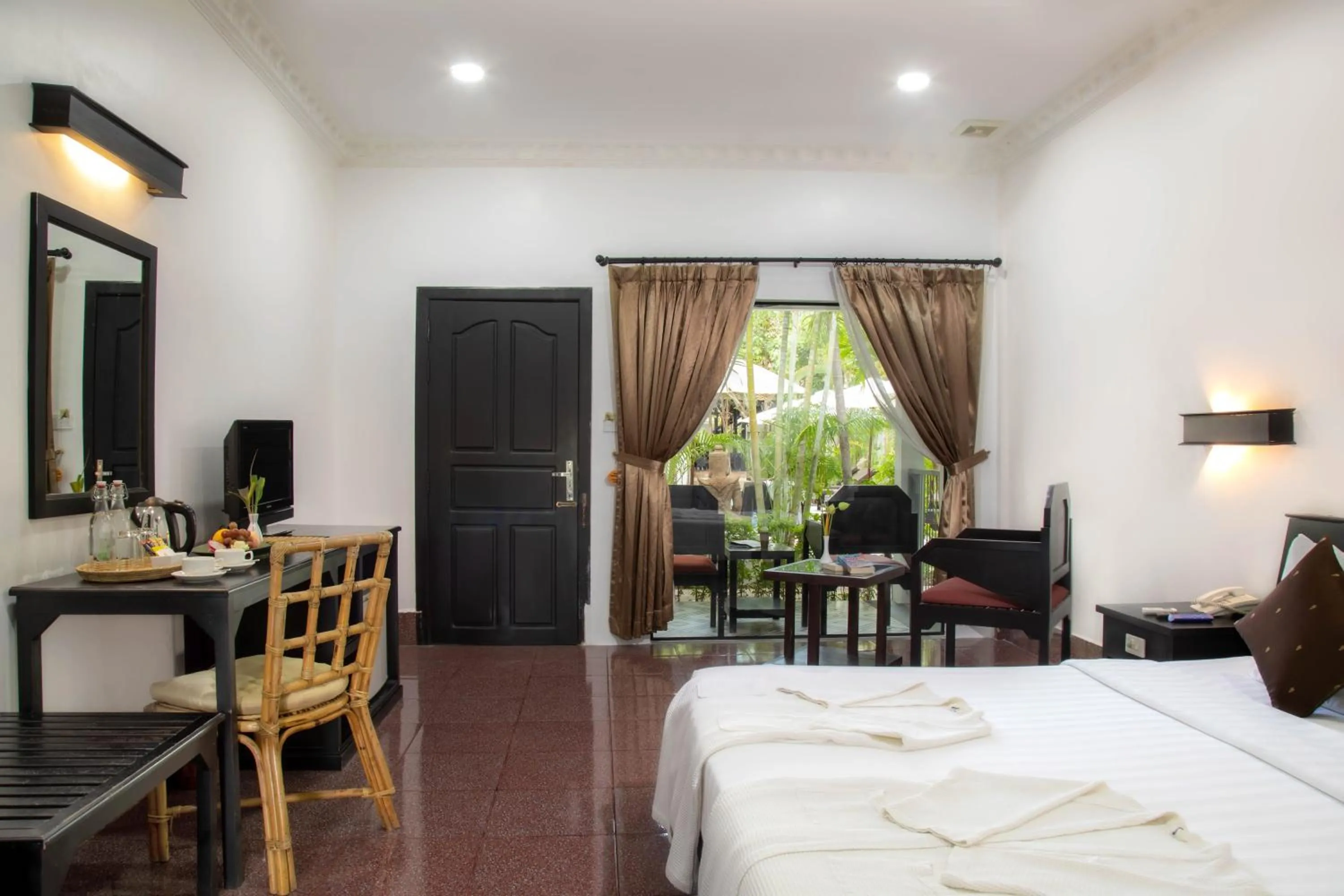 View (from property/room), Bed in The Oasis Harbor