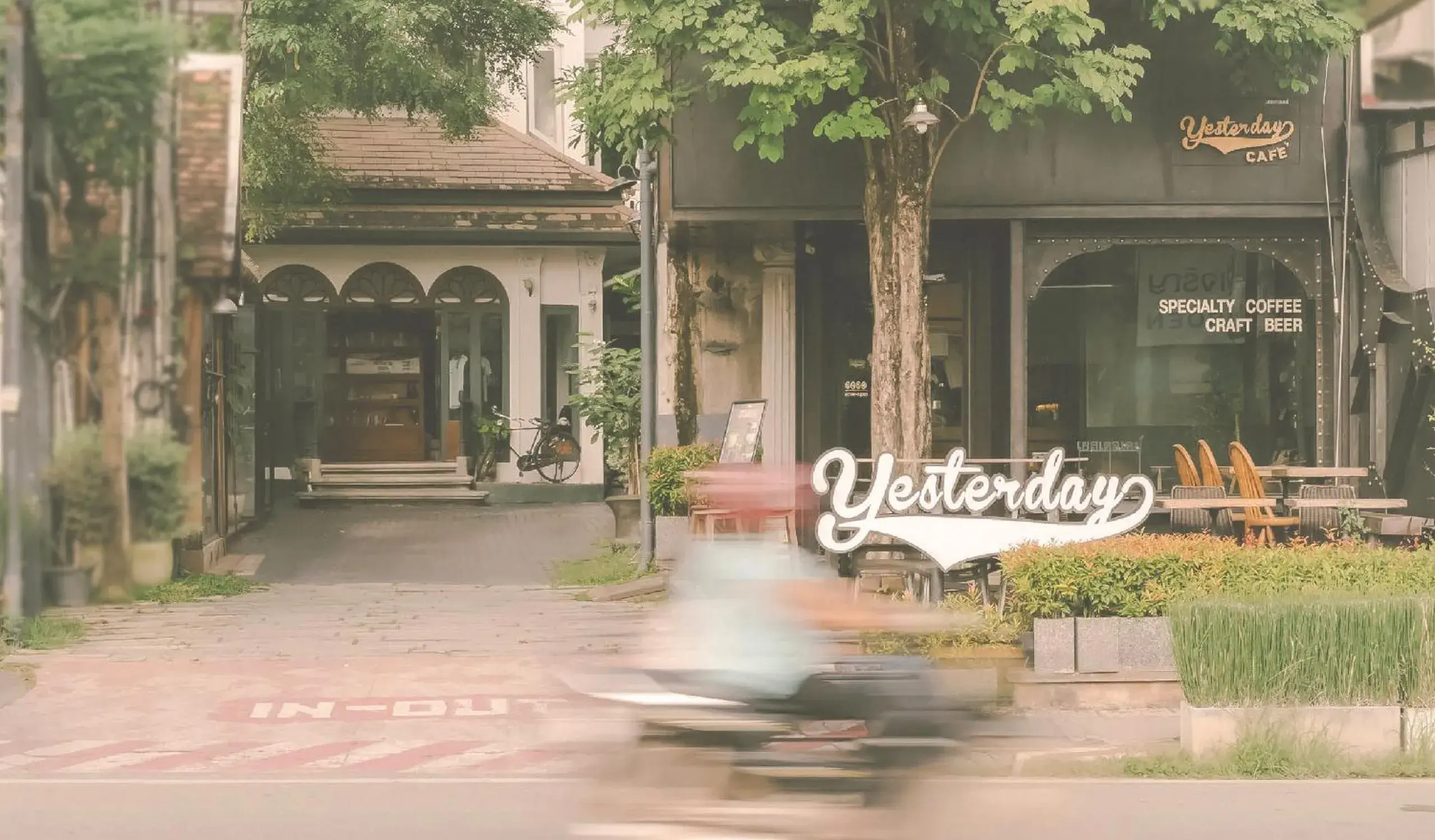 Facade/entrance in Yesterday Hotel Facade/entrance in Yesterday Hotel