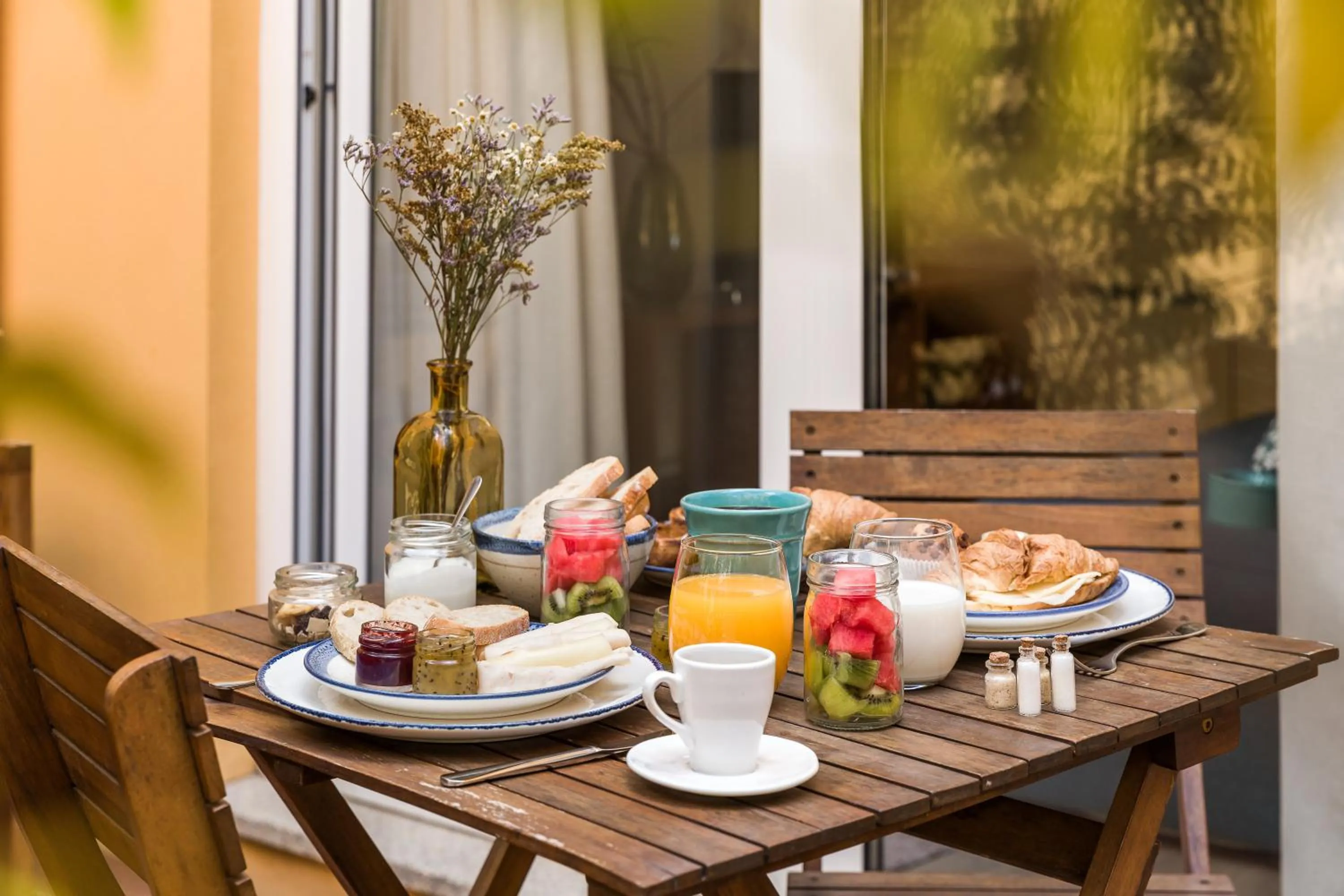 Breakfast in Bloom House by Sweet Porto