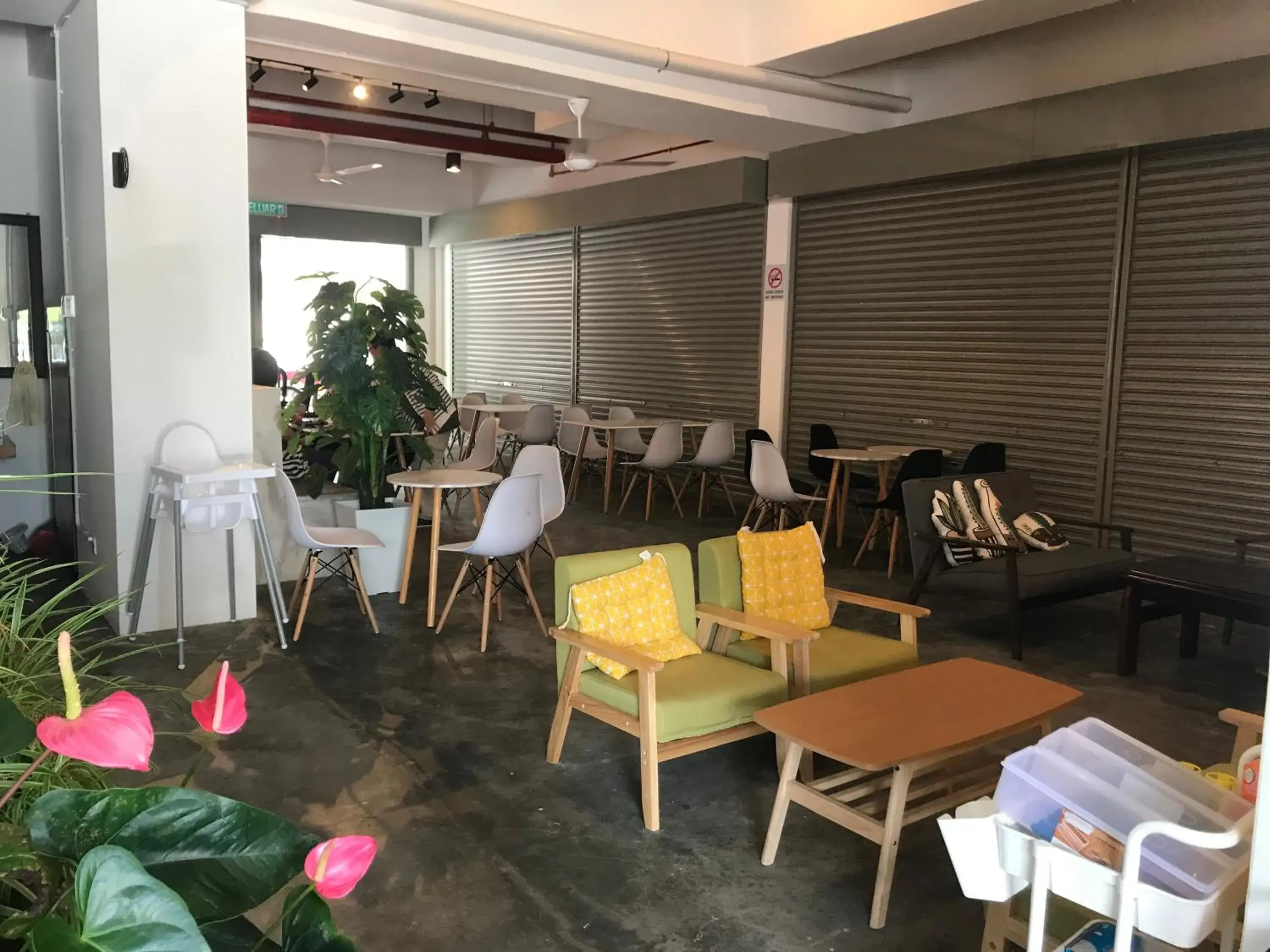 Restaurant/places to eat in Peony Square Residences Restaurant/places to eat in Peony Square Residences