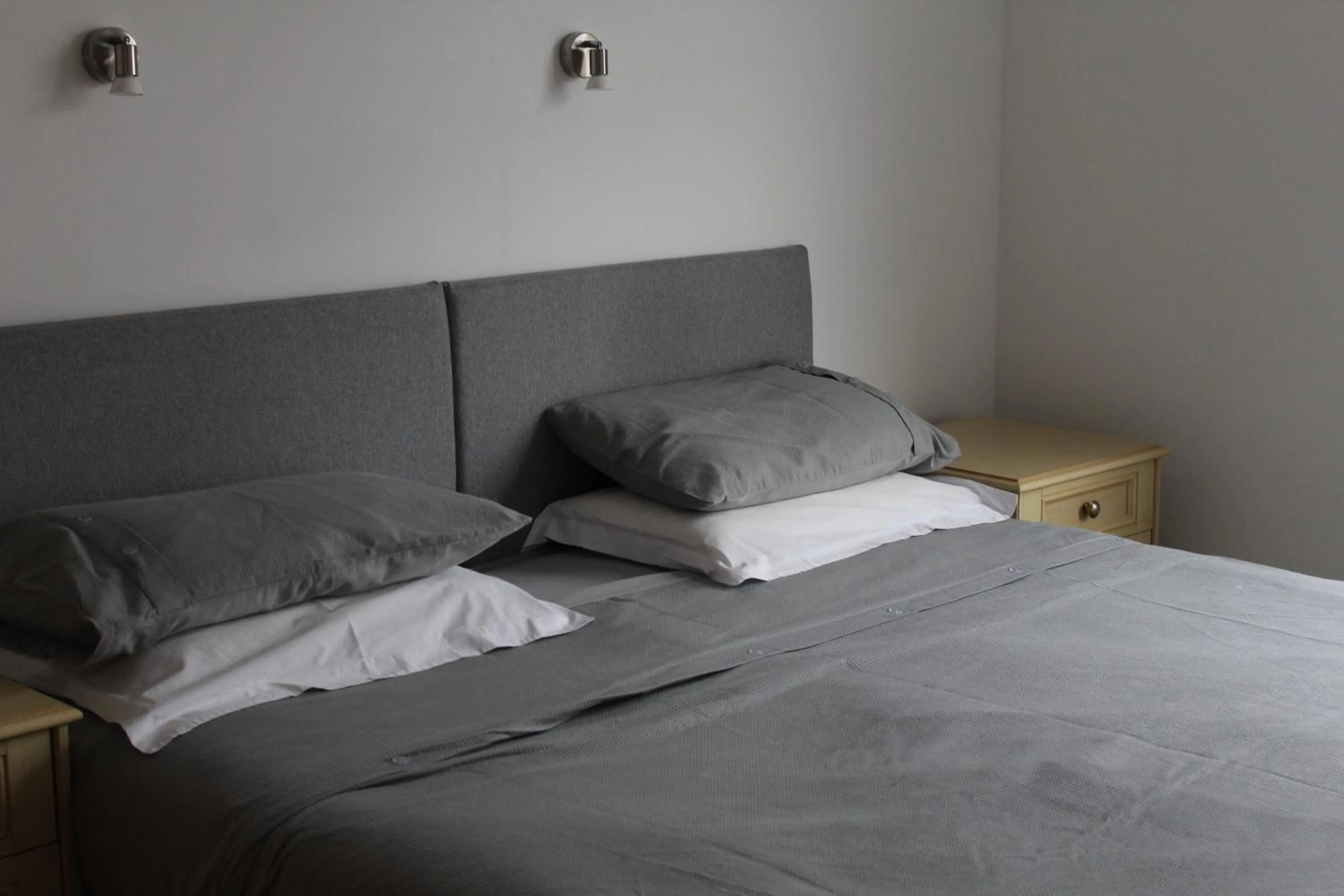 Bedroom, Bed in Bayside