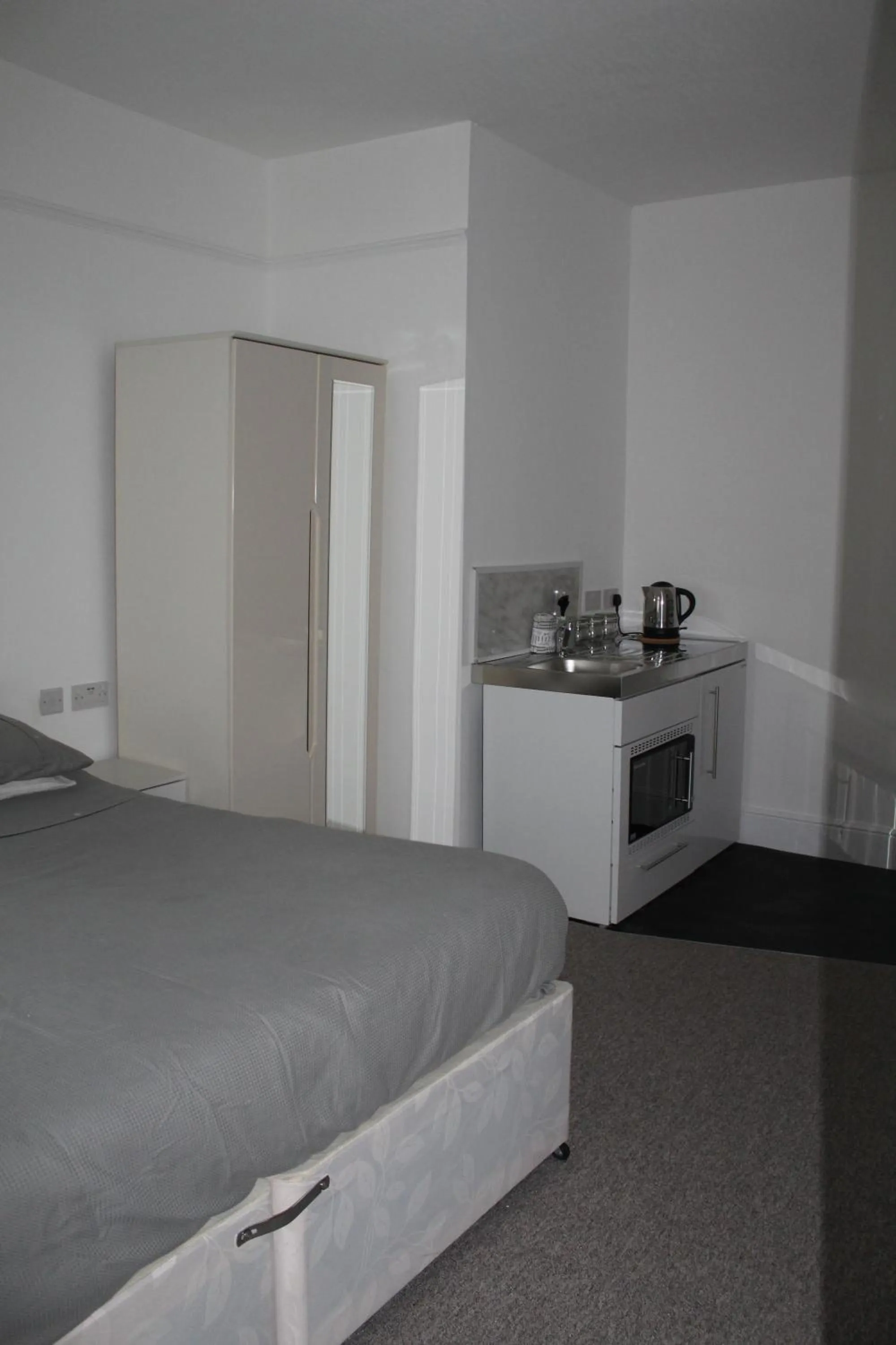 Kitchen or kitchenette, Bed in Bayside