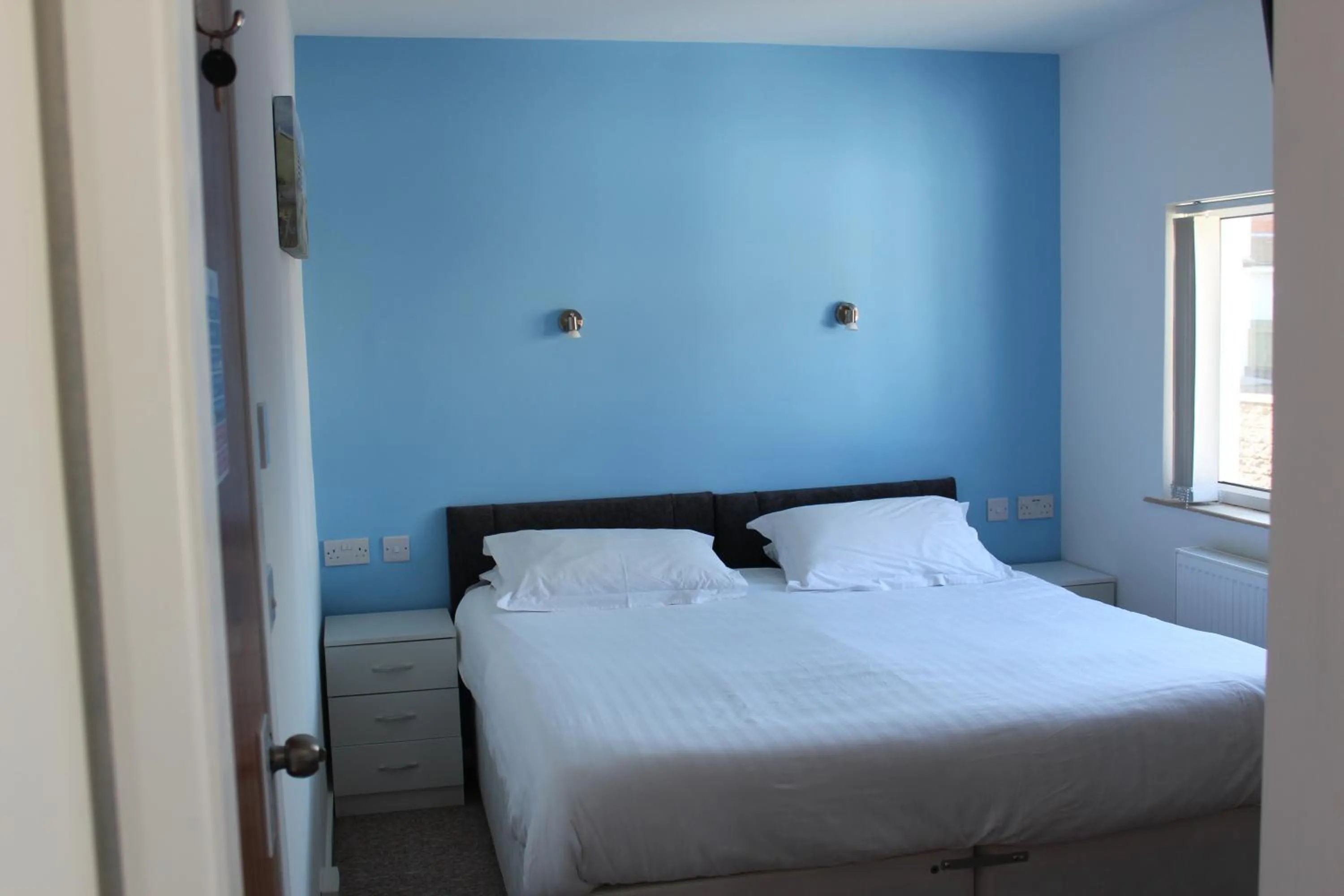 Bedroom, Bed in Bayside