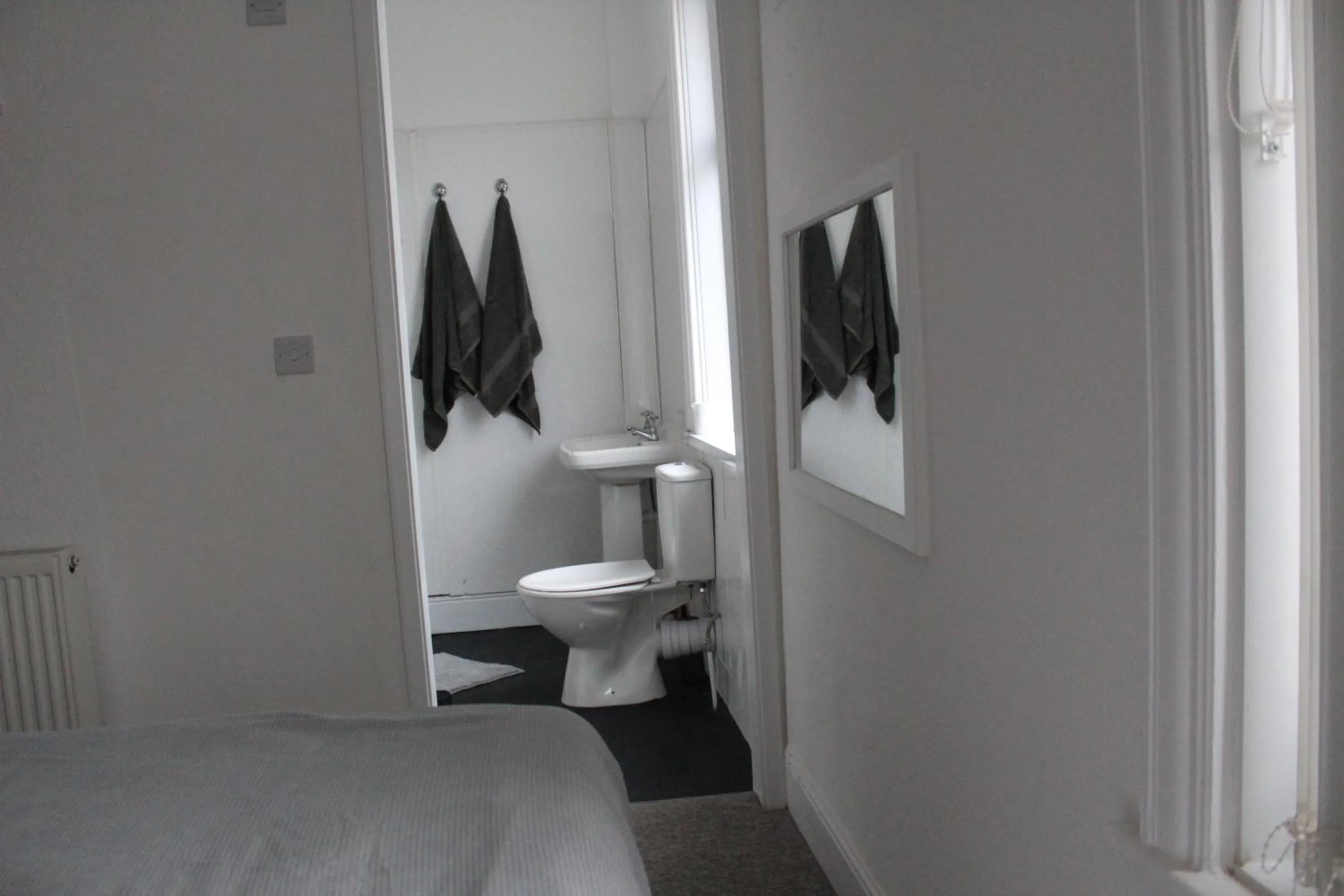 Bathroom, Bed in Bayside