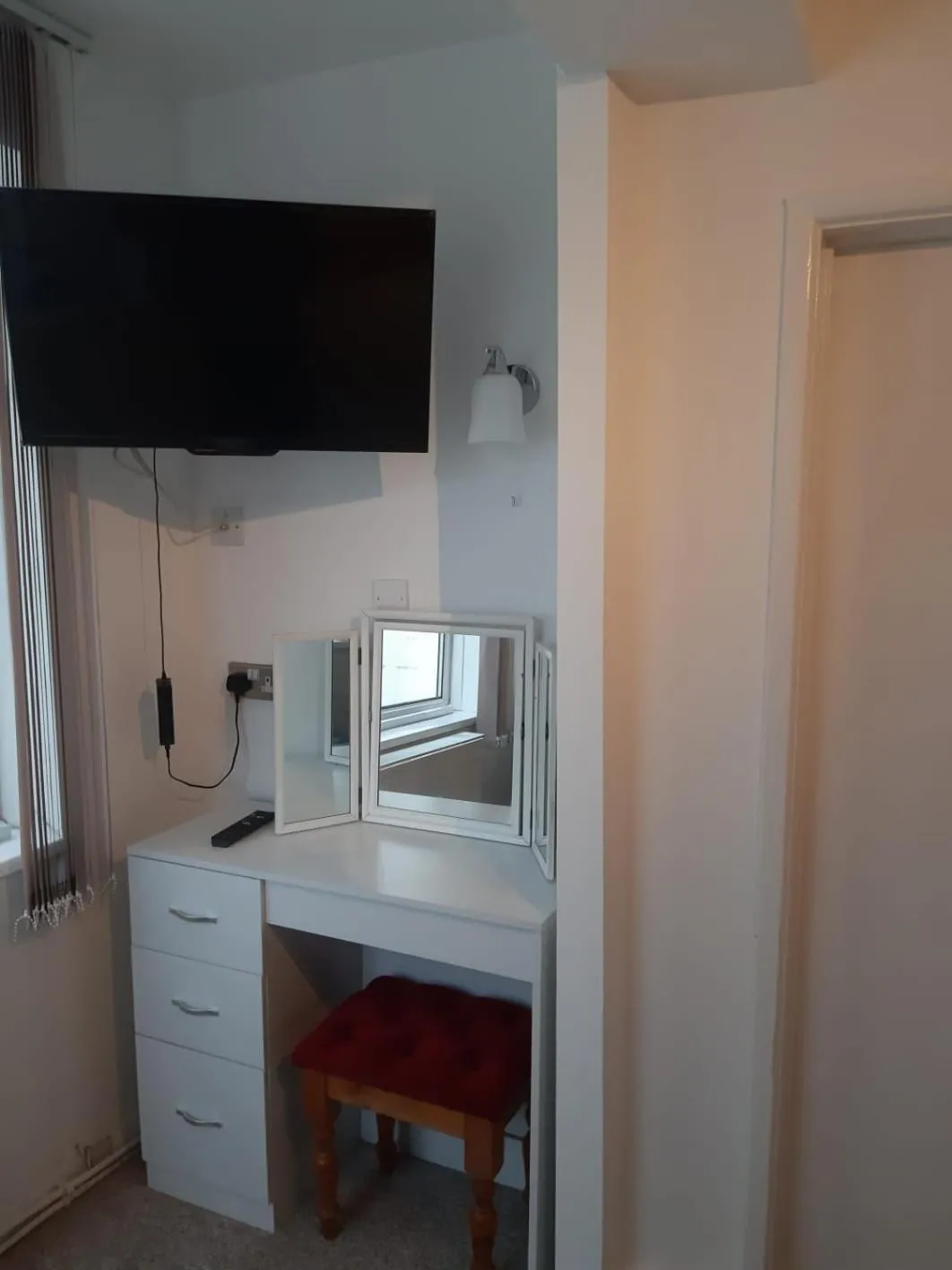 TV and multimedia, Bed in Bayside