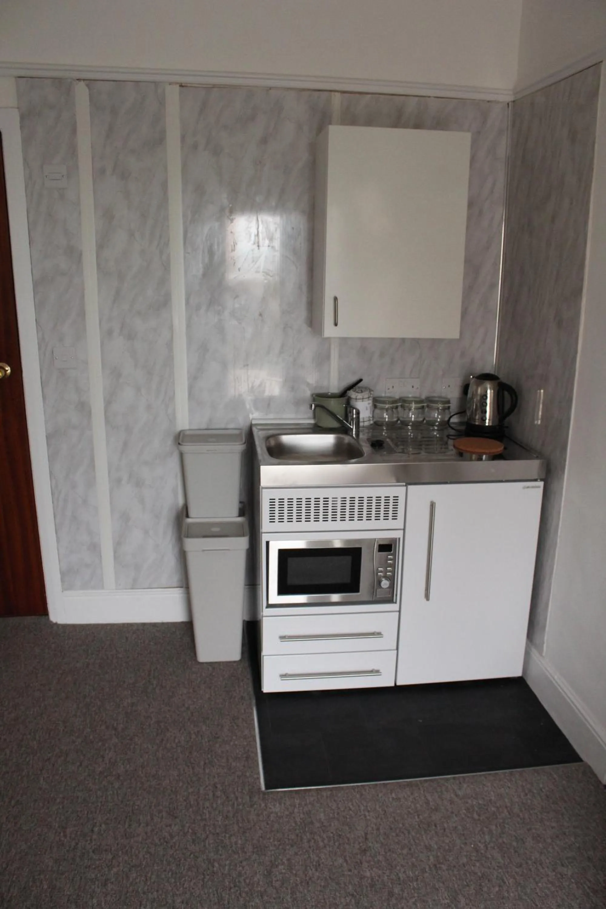 Kitchen or kitchenette in Bayside