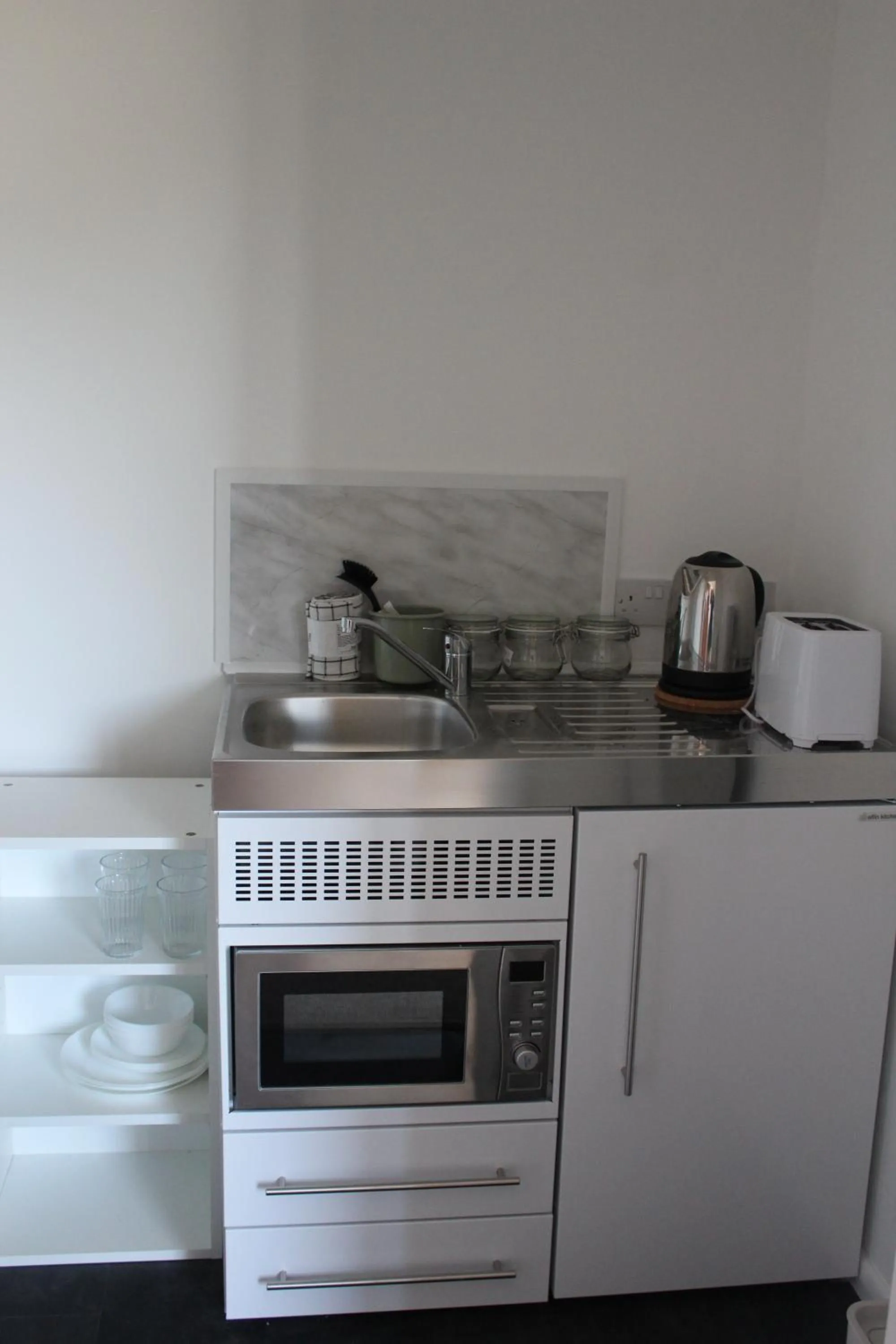 Kitchen or kitchenette in Bayside