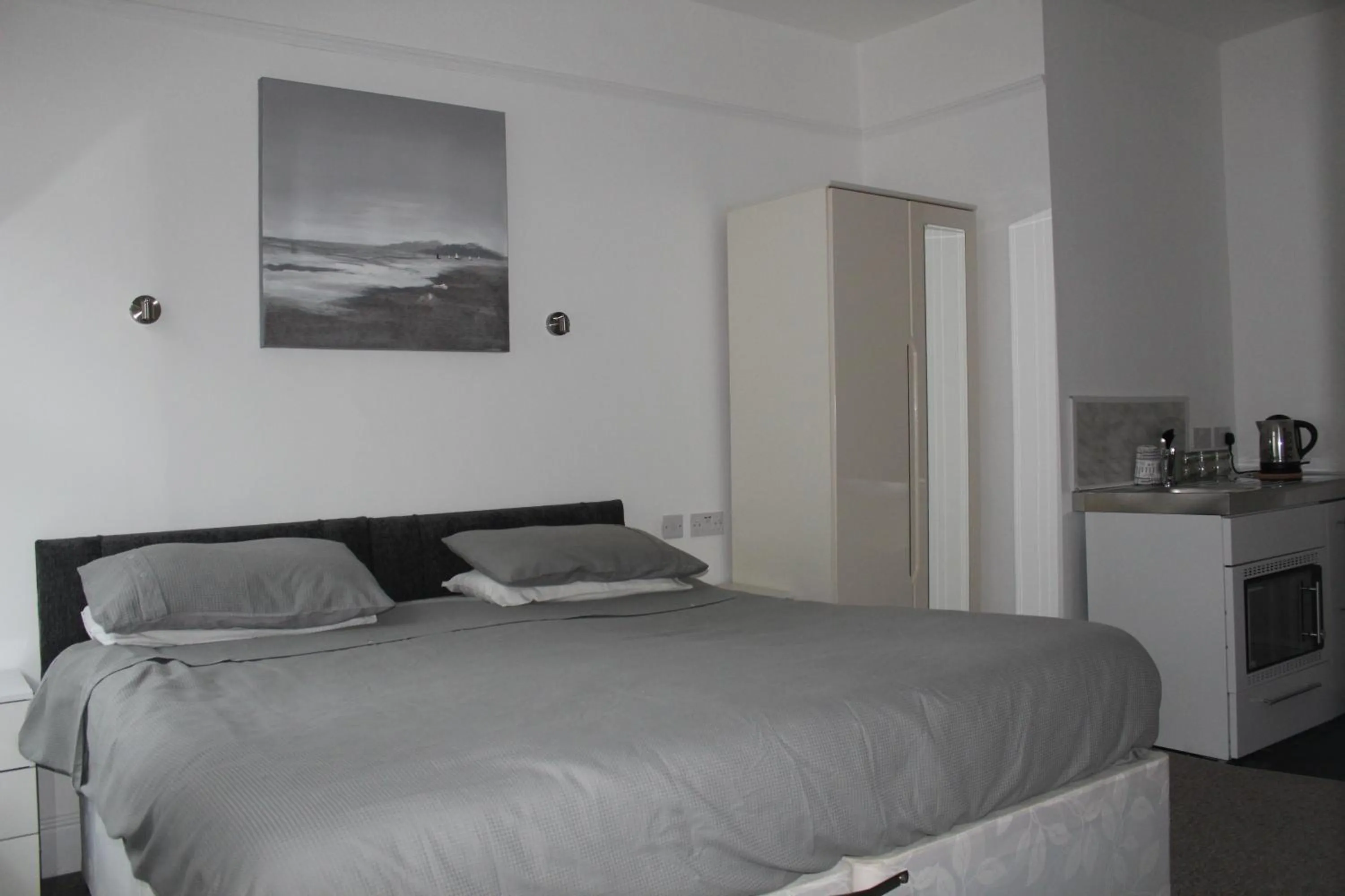 Bed in Bayside