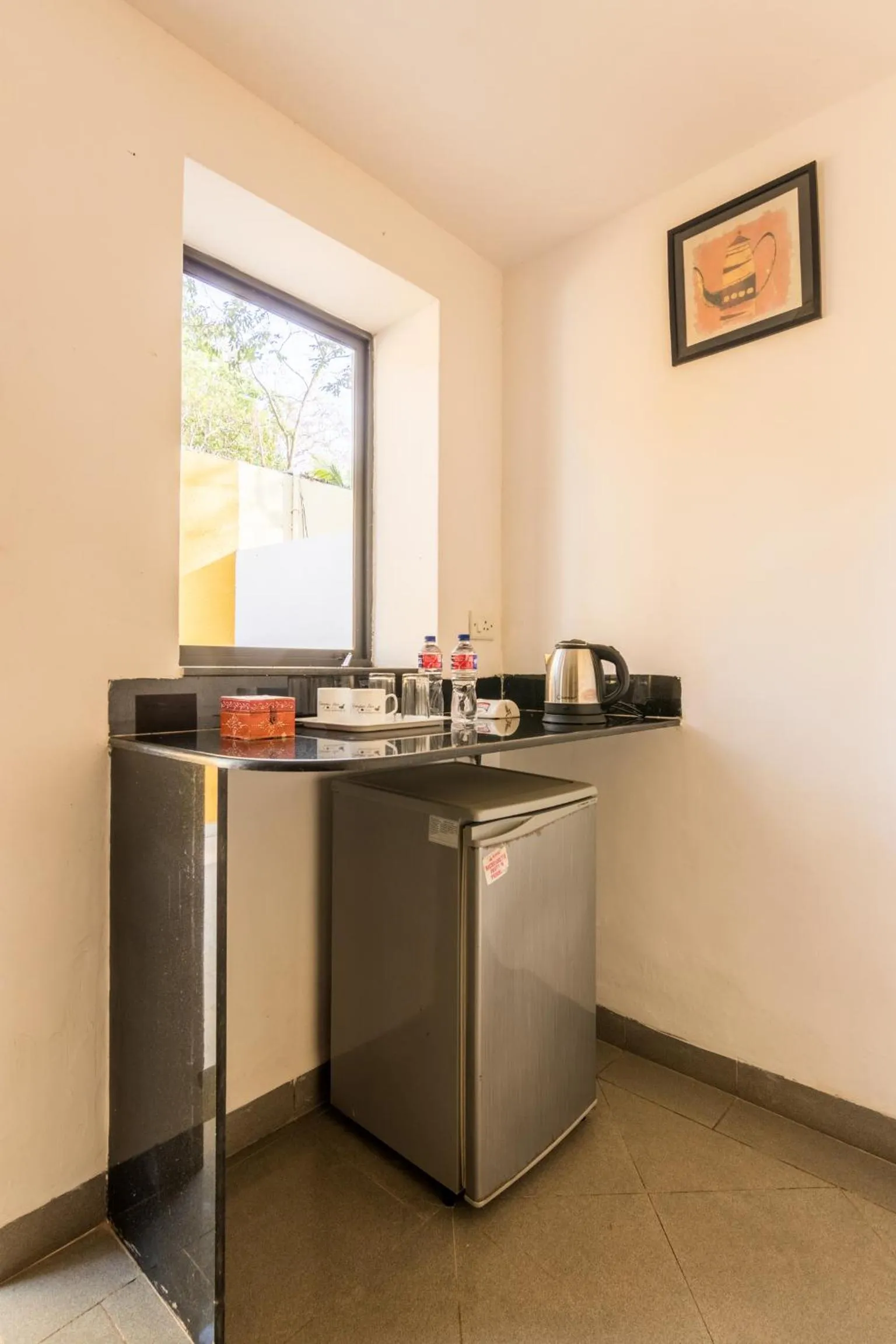 Coffee/tea facilities in Granpa's Inn Hotel Bougainvillea
