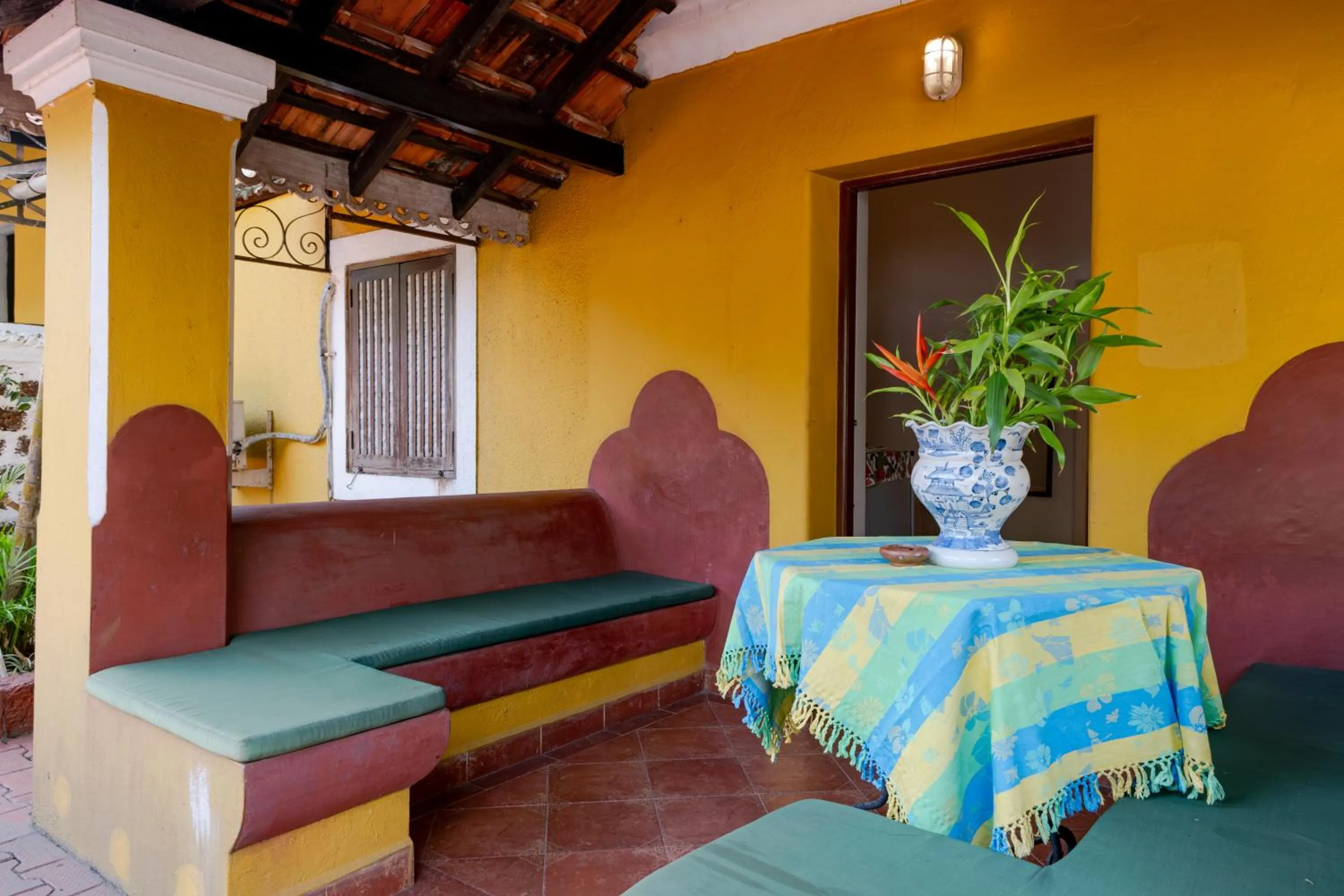 Seating area in Granpa's Inn Hotel Bougainvillea