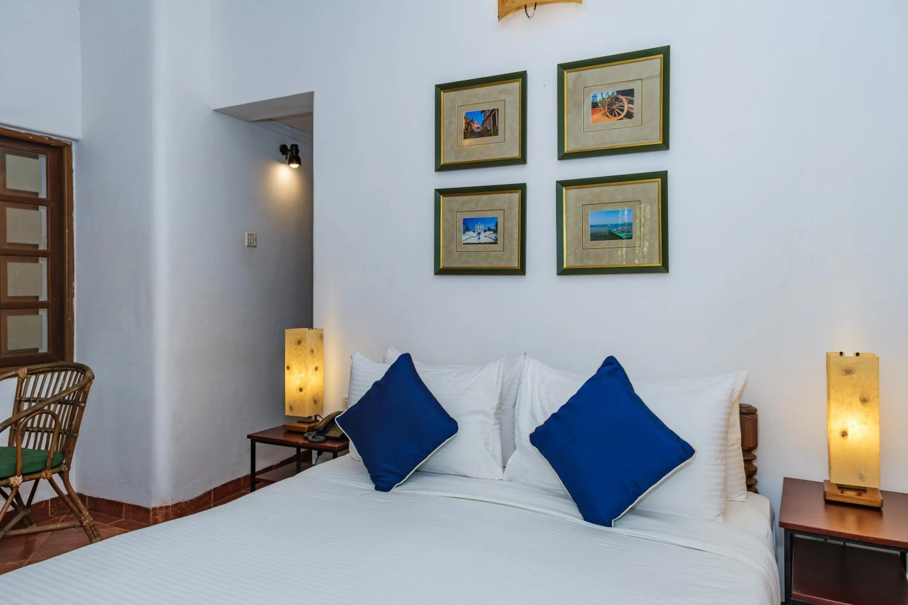 Bedroom, Bed in Granpa's Inn Hotel Bougainvillea