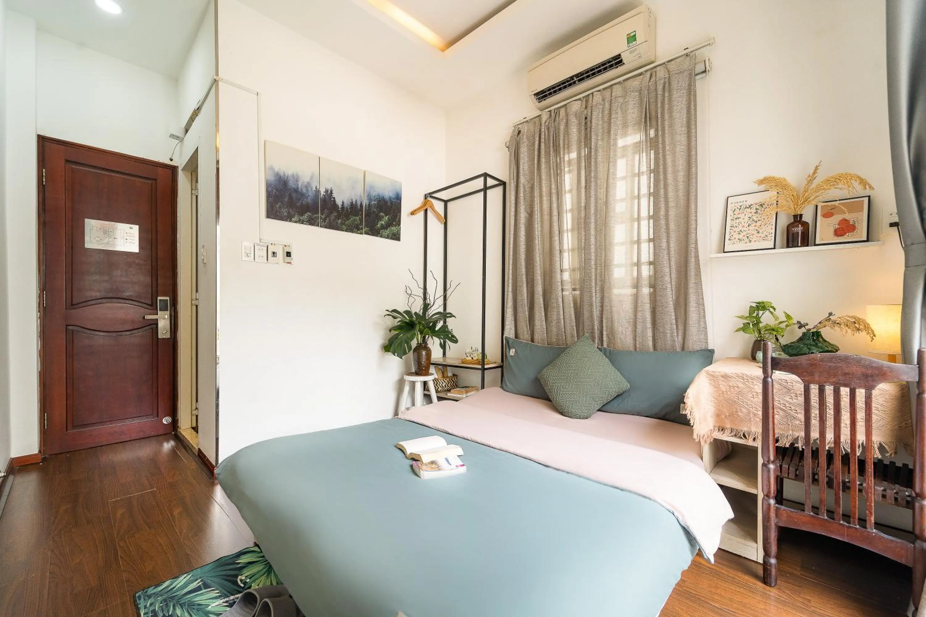 Bedroom, Bed in Cactusland Homestay - Tran Hung Dao