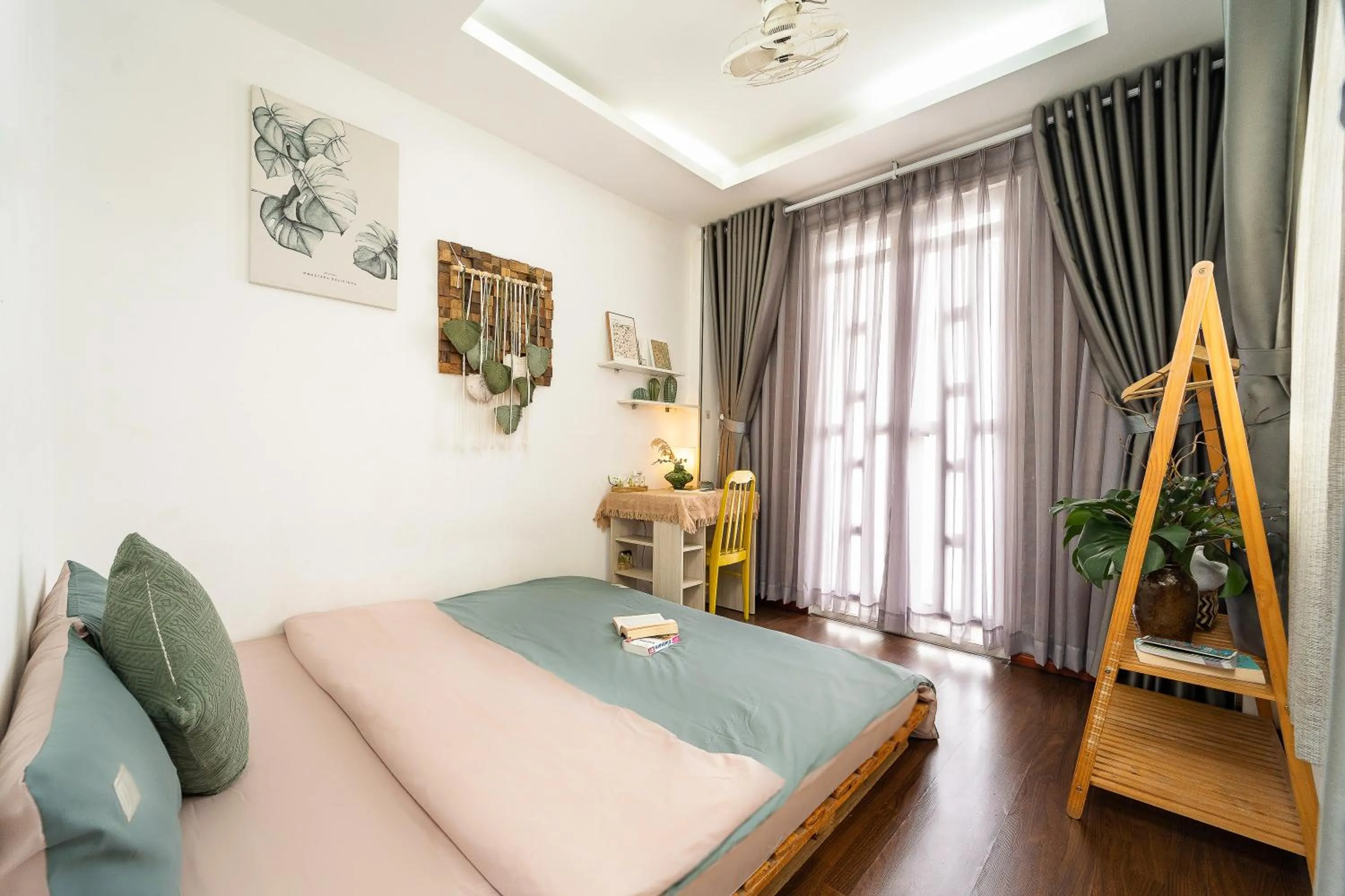 Photo of the whole room, Bed in Cactusland Homestay - Tran Hung Dao